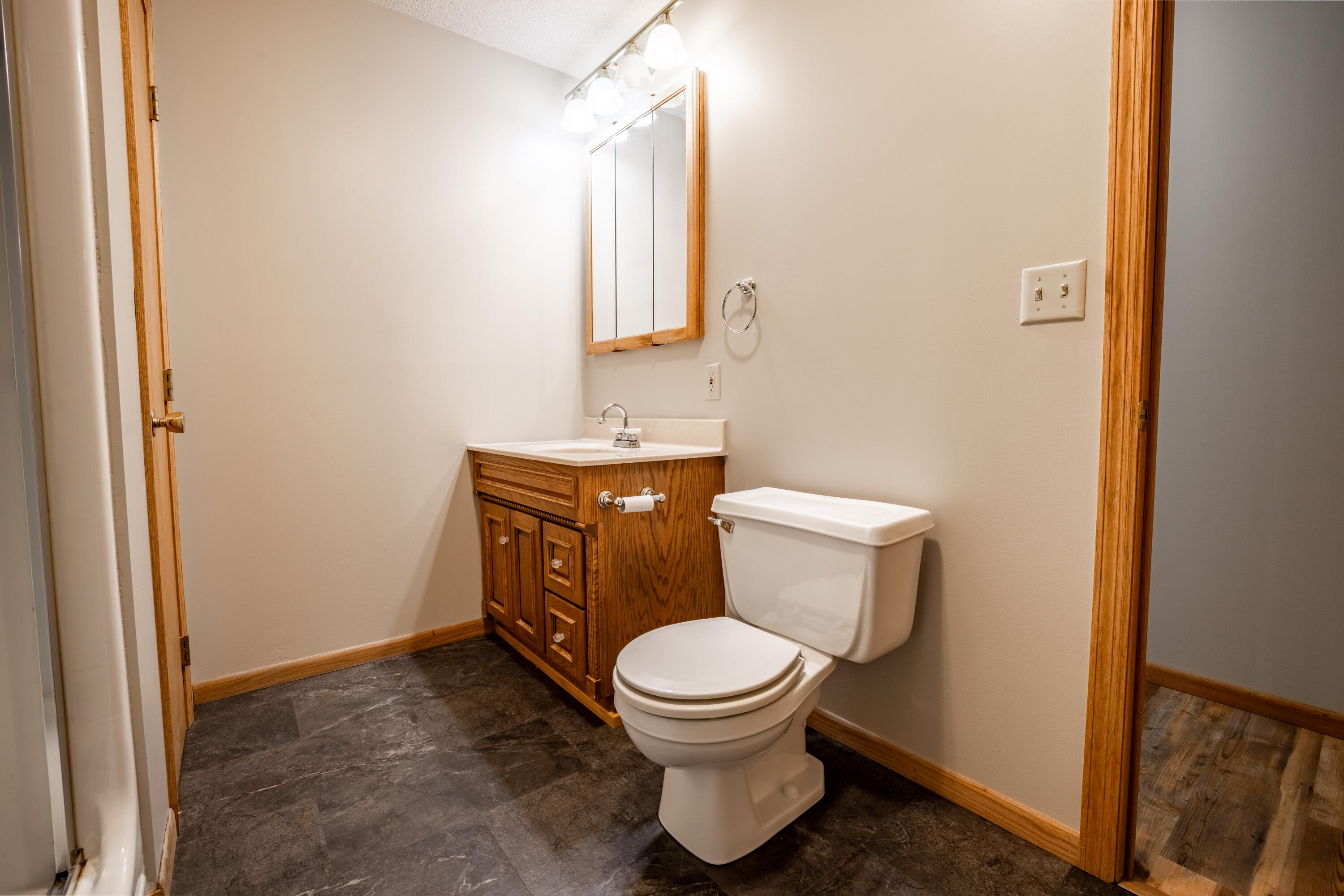 111 S Harmon Dr