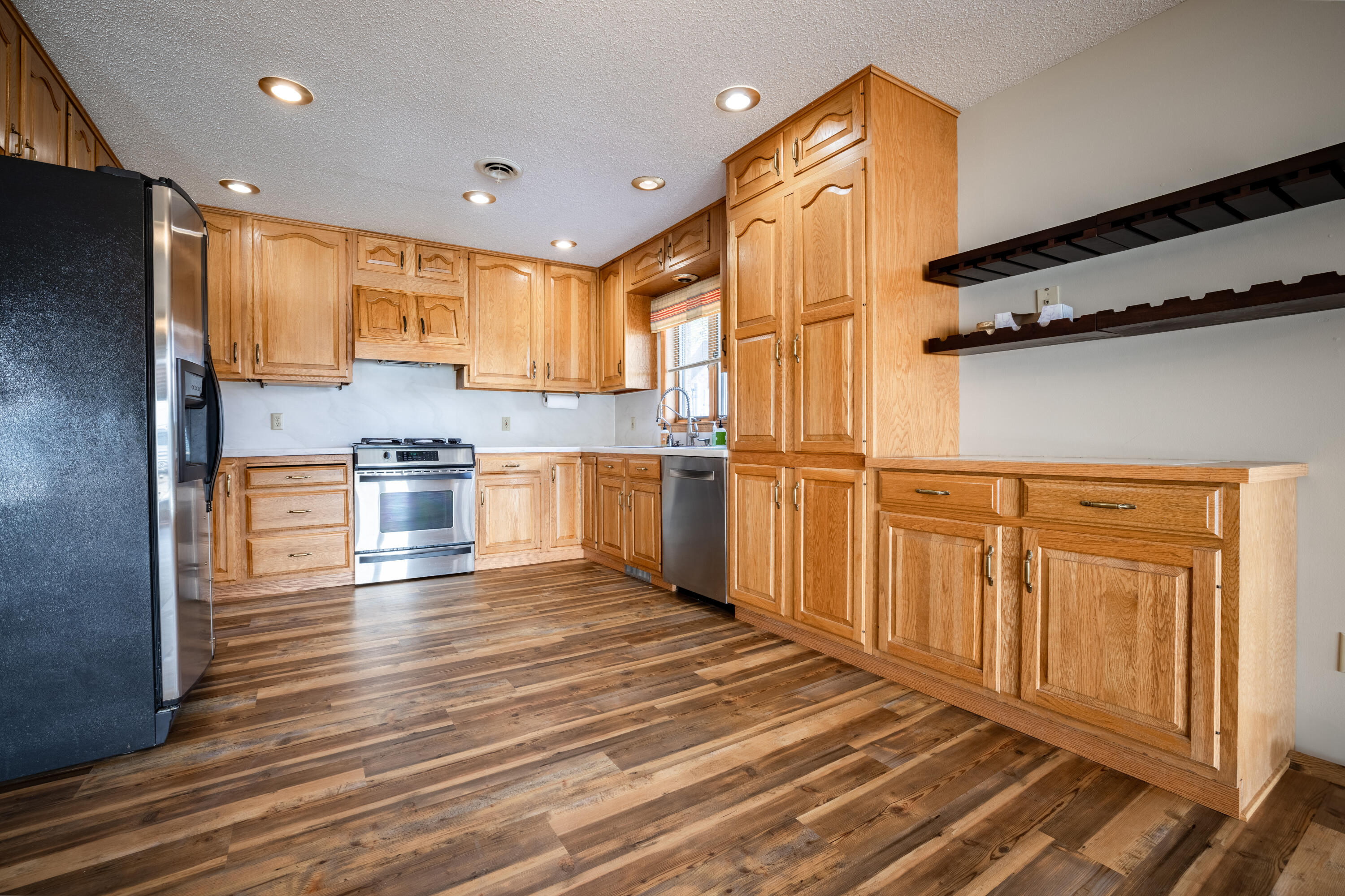 111 S Harmon Dr