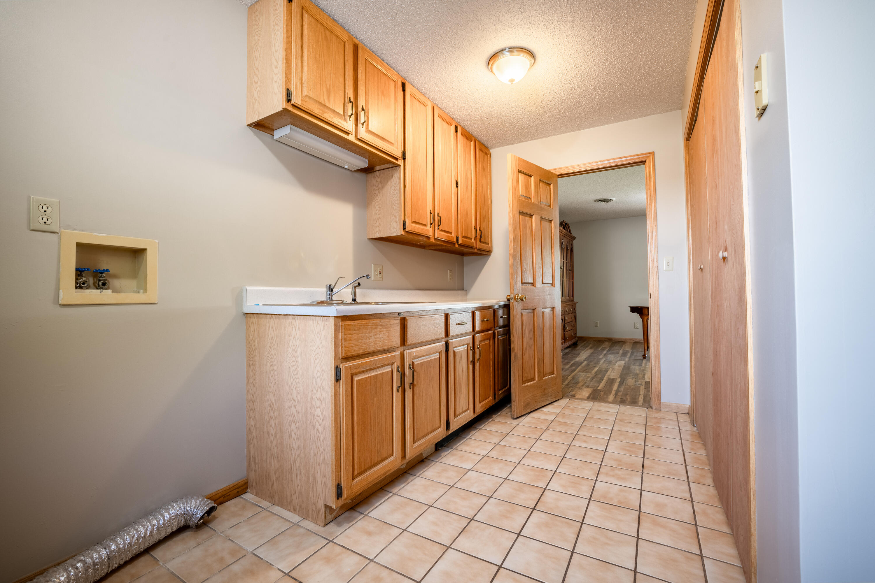 111 S Harmon Dr