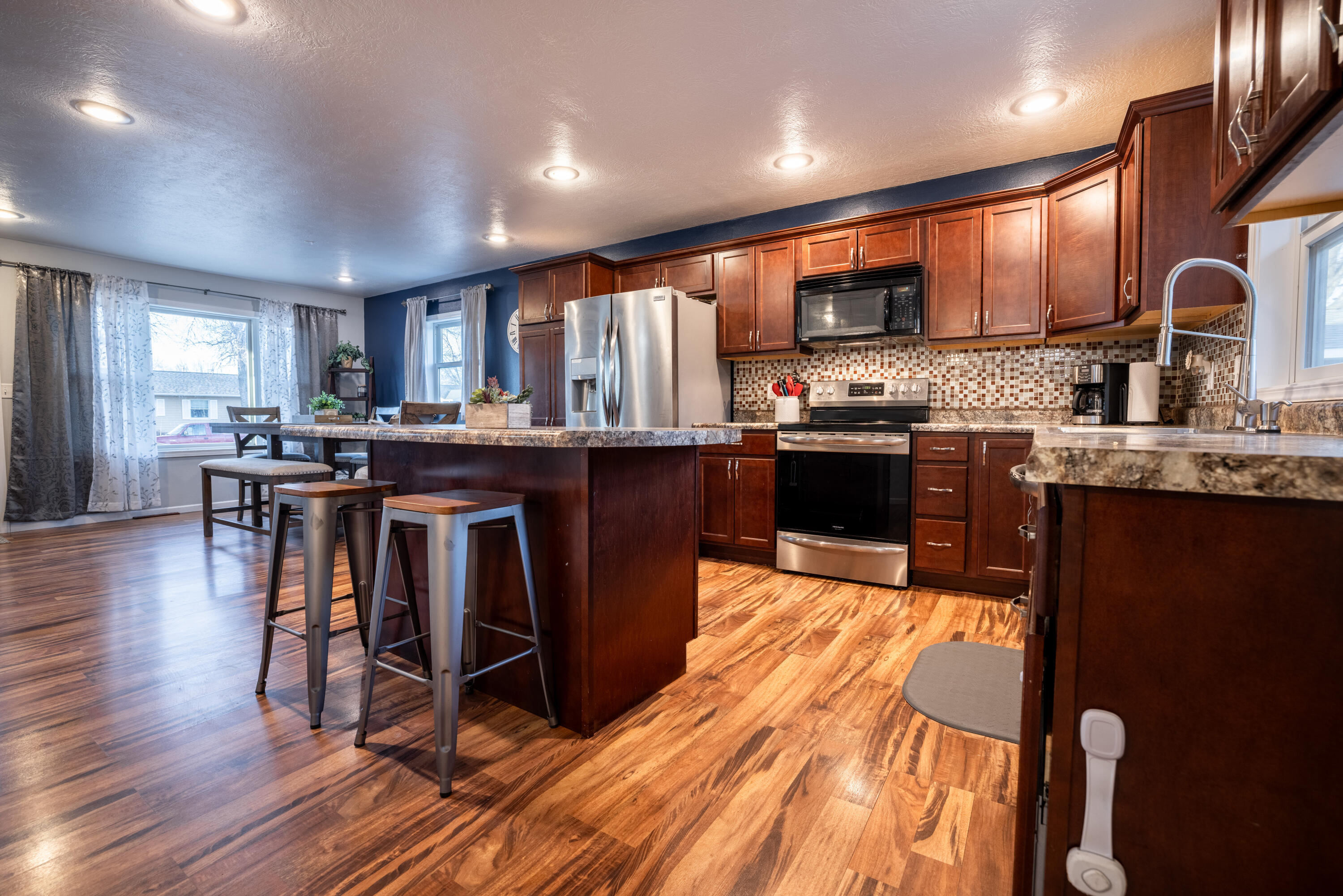 1509 E 5th Ave