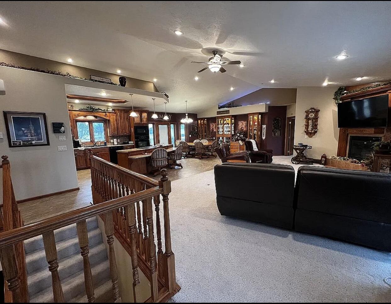 2704 Mentzer Ct