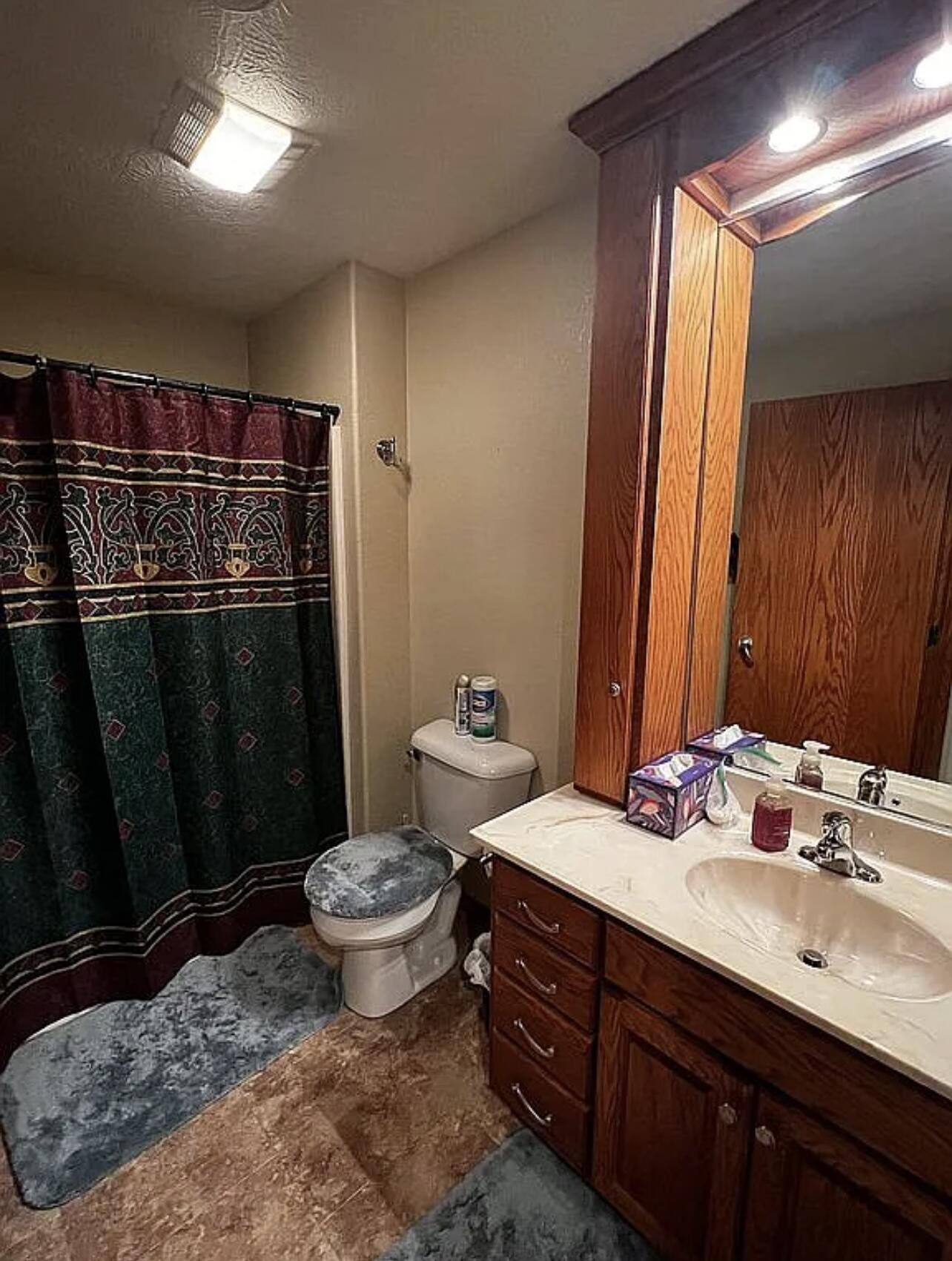 2704 Mentzer Ct