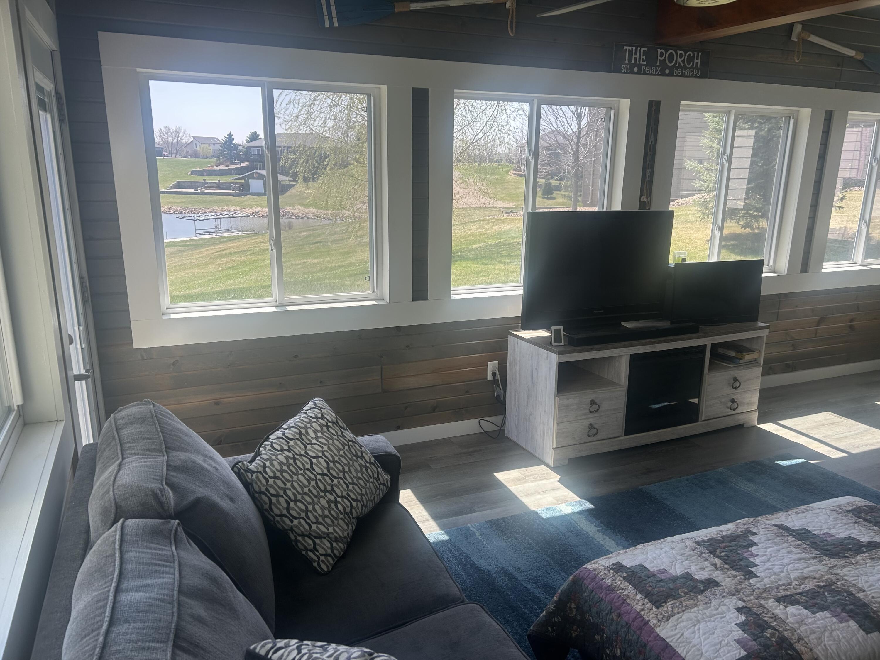 3017 Maui Dr