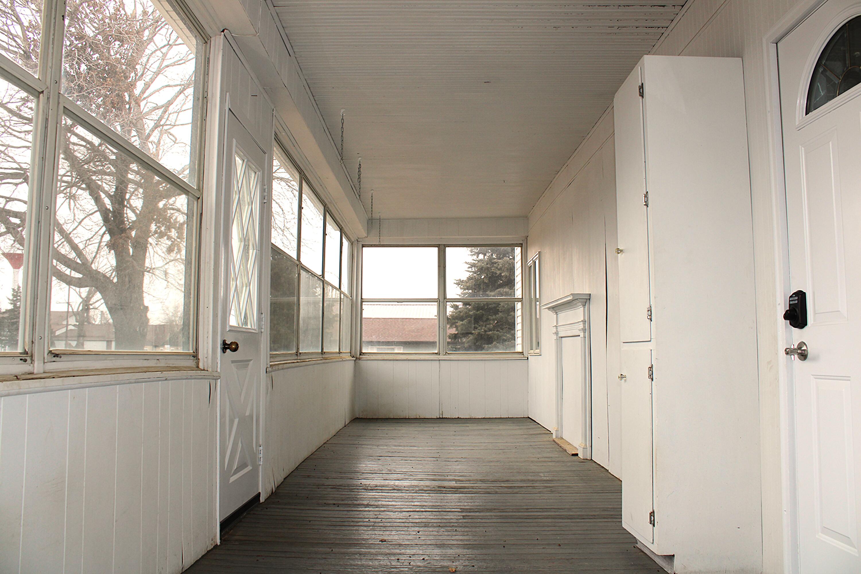 402 E Main St