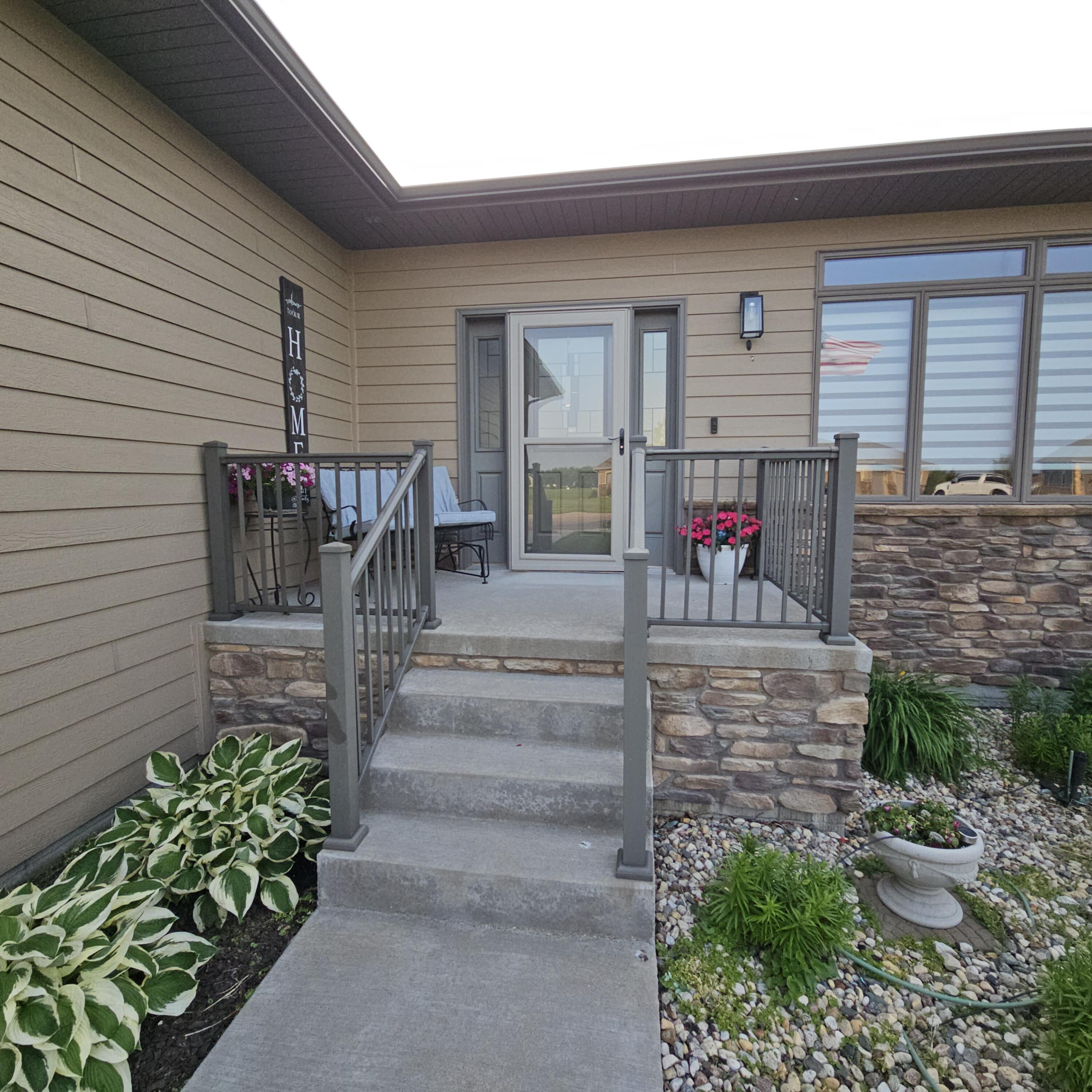 3208 Maui Dr
