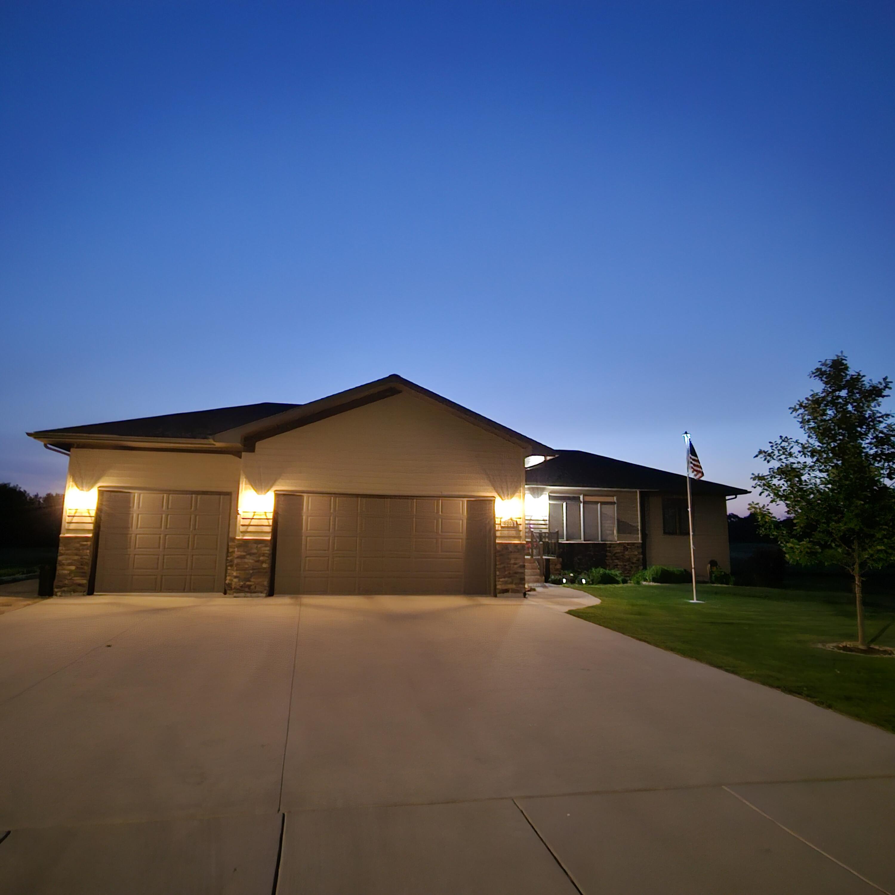 3208 Maui Dr