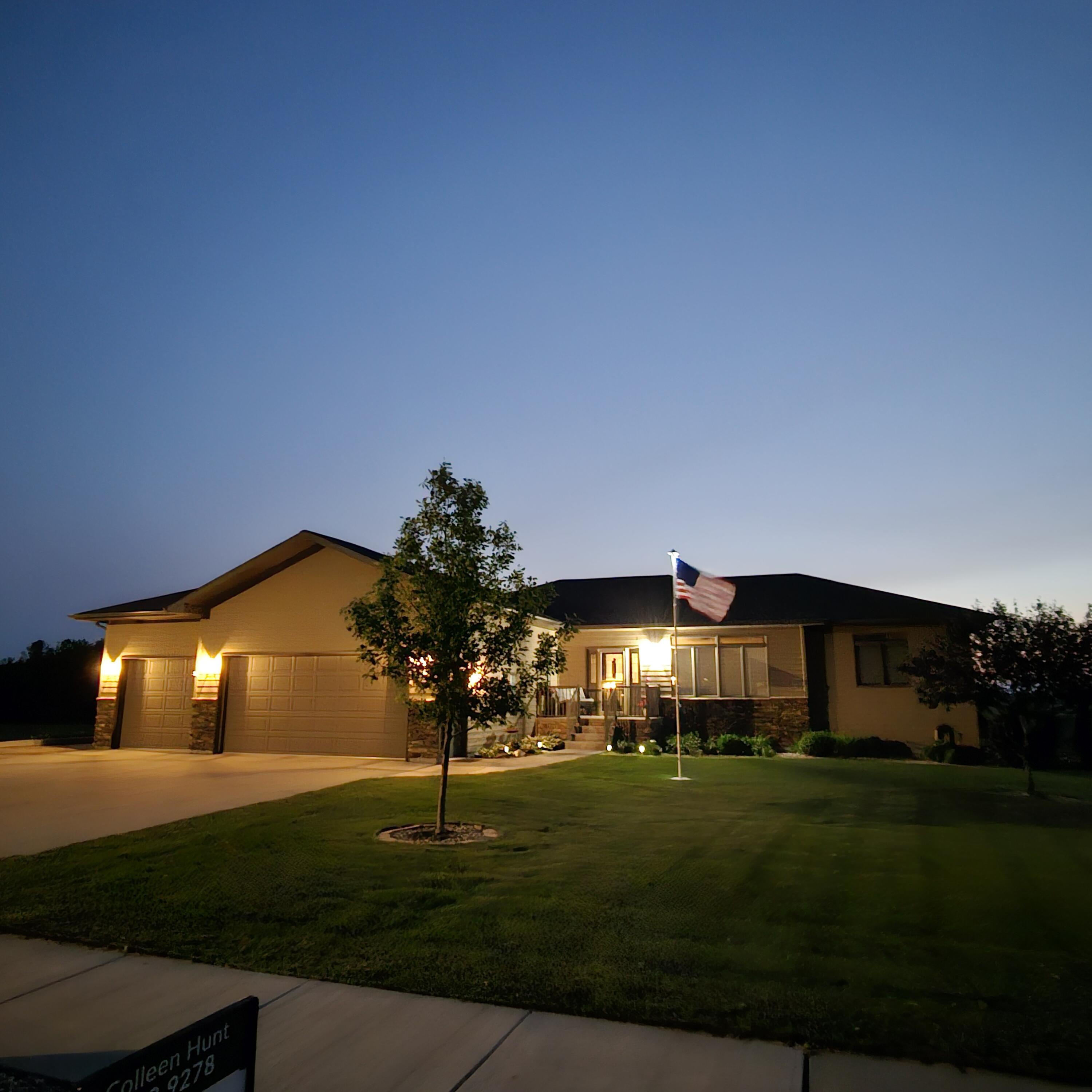 3208 Maui Dr