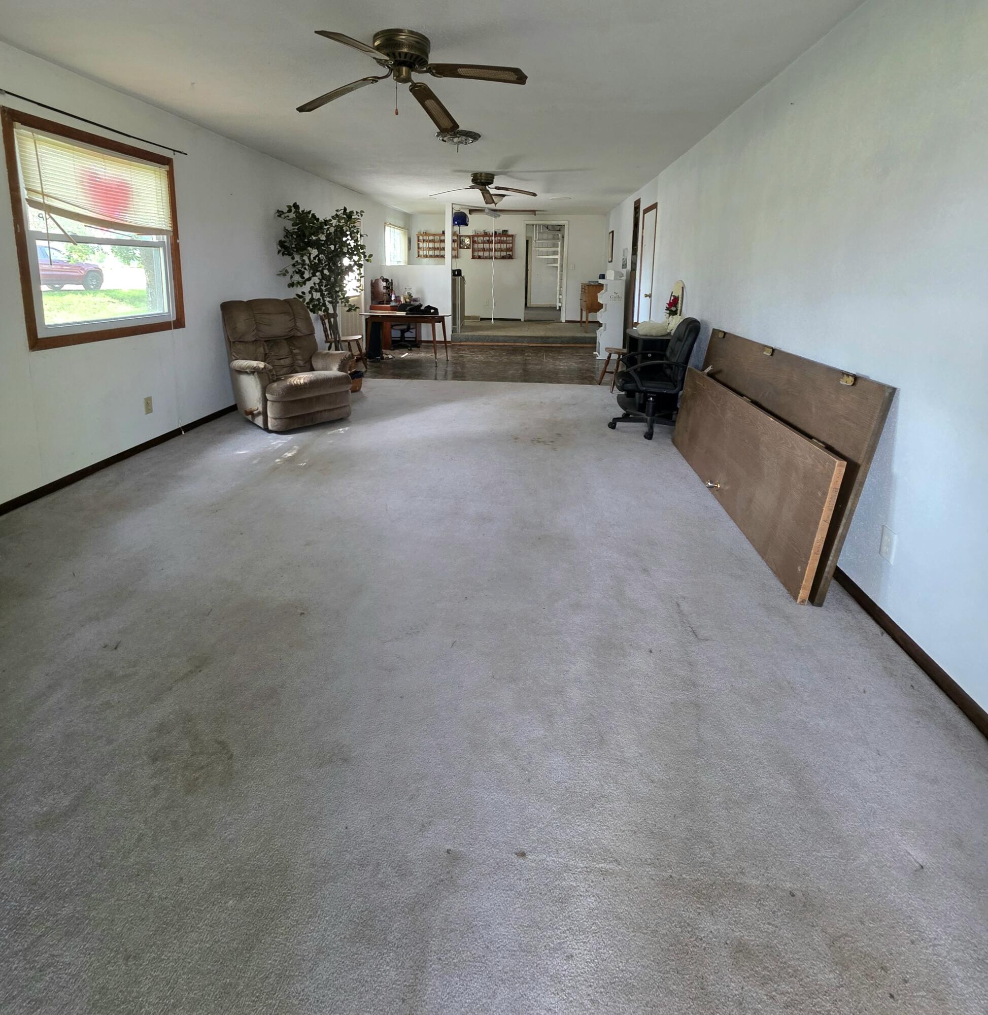 406 S Main St