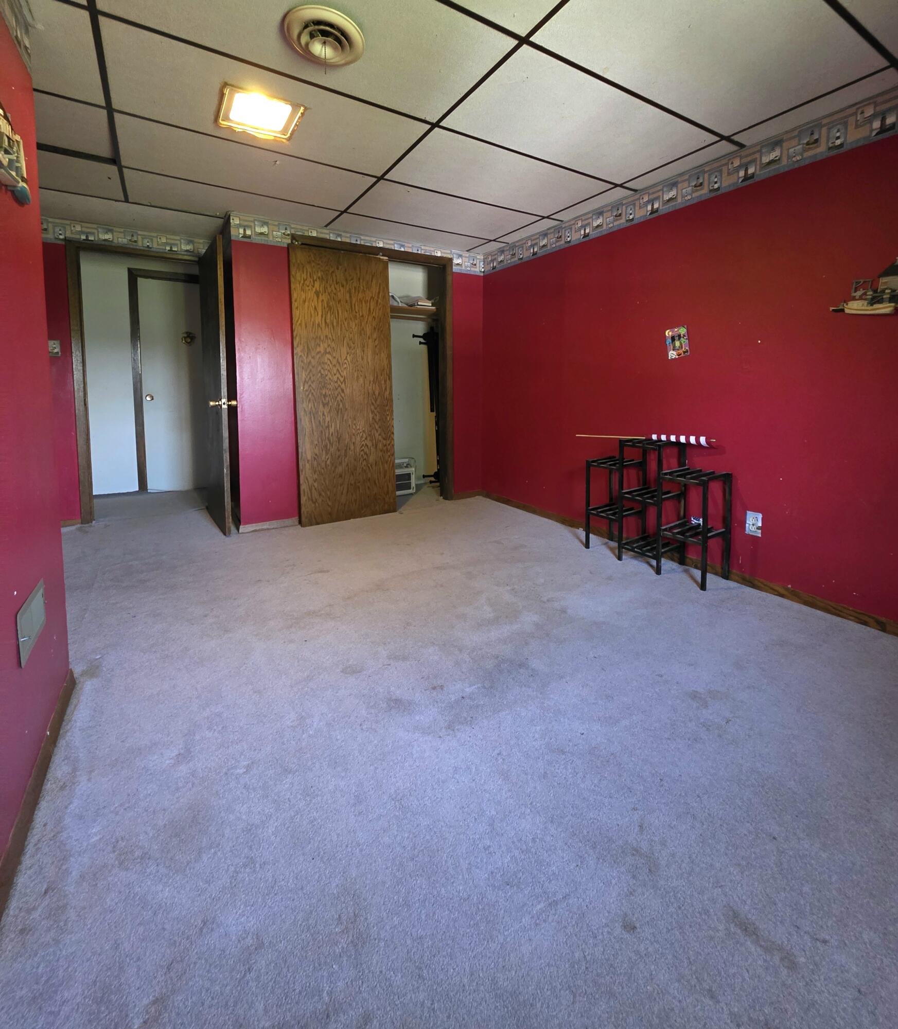 406 S Main St