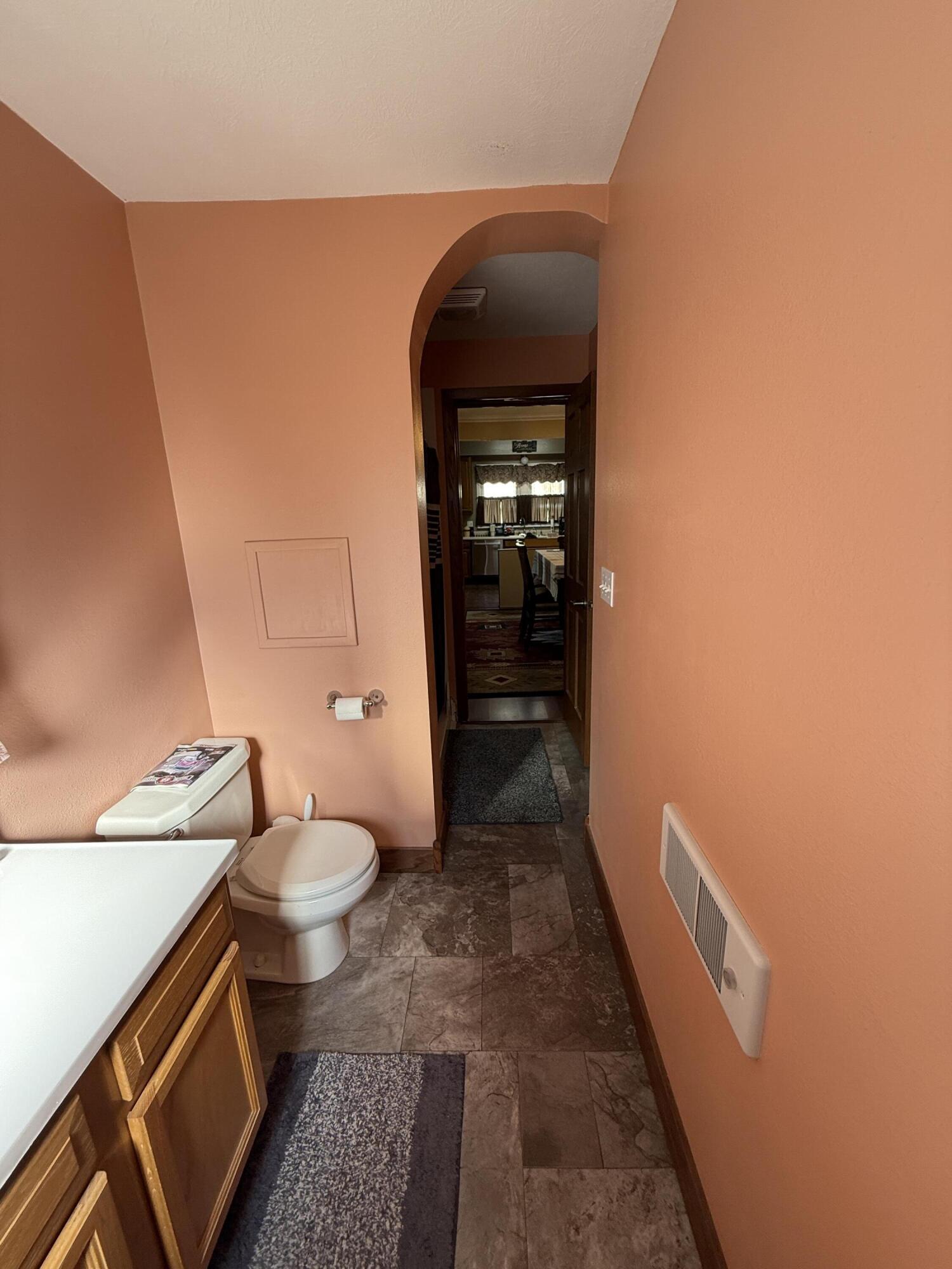 307 E Lawler Cir