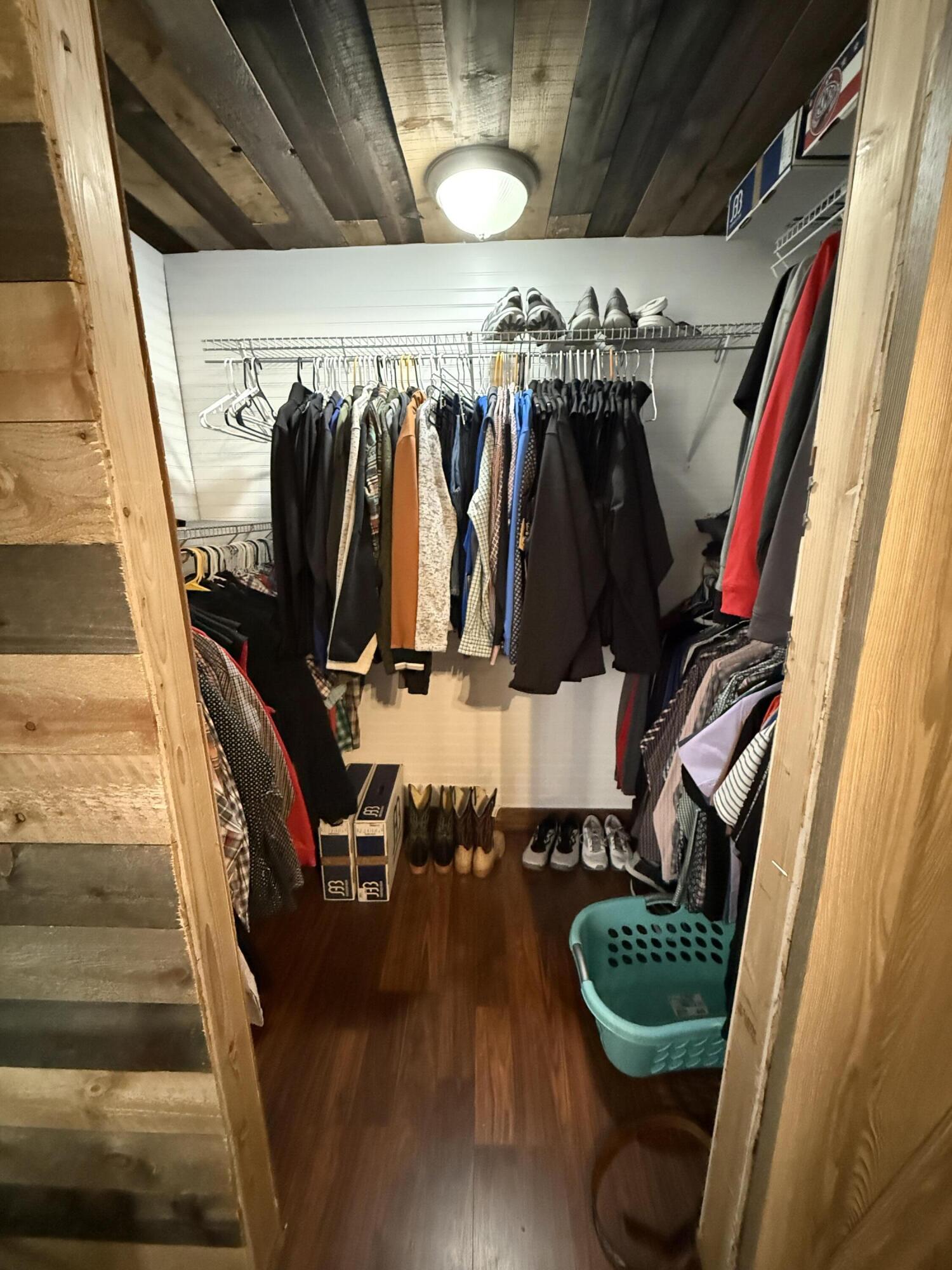 307 E Lawler Cir