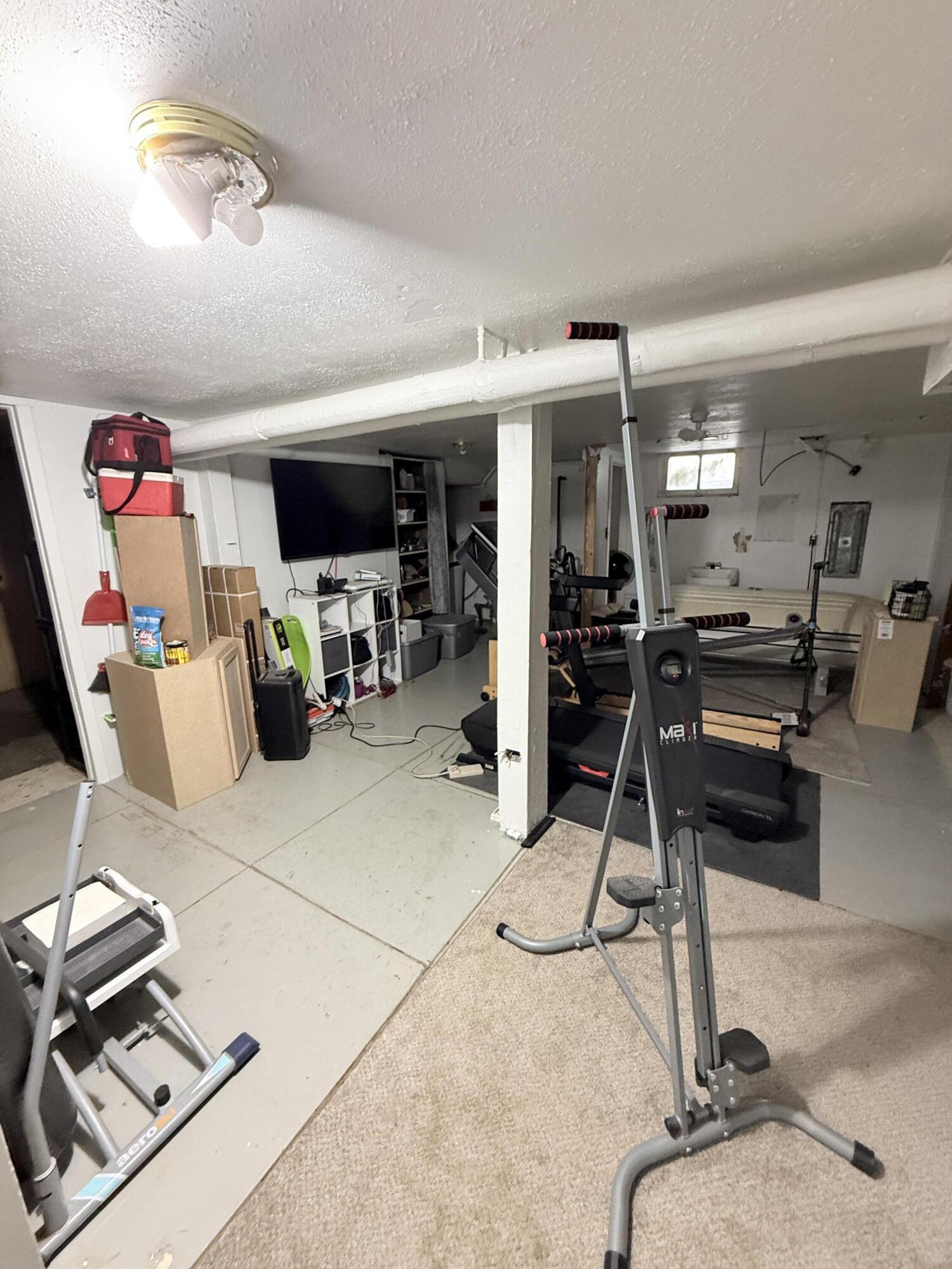 307 E Lawler Cir