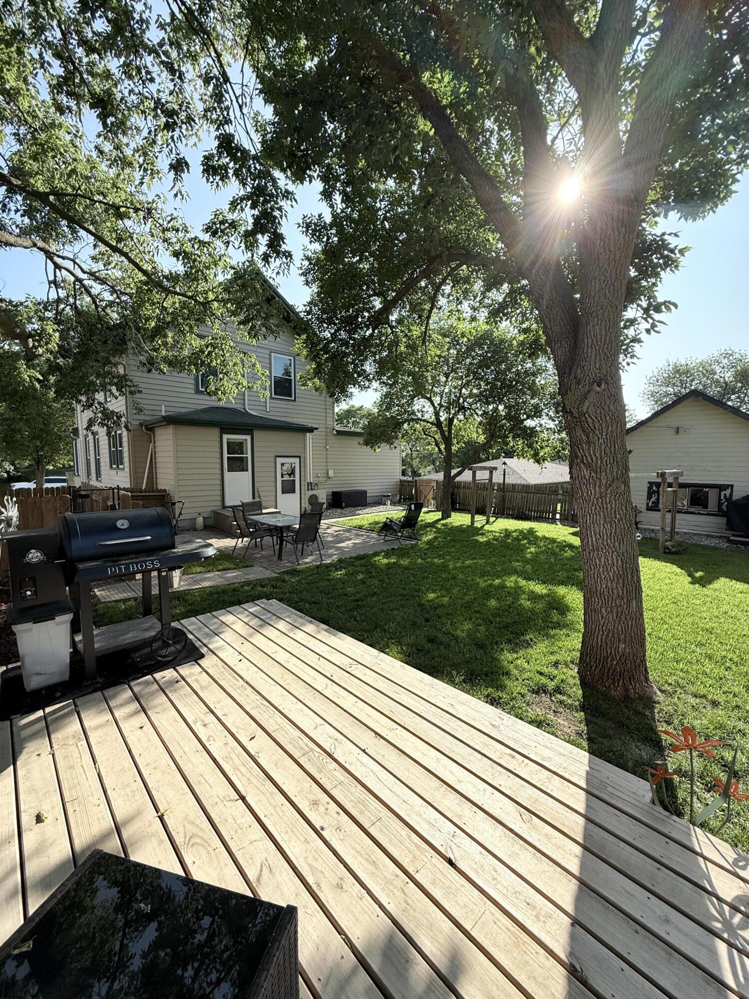 307 E Lawler Cir