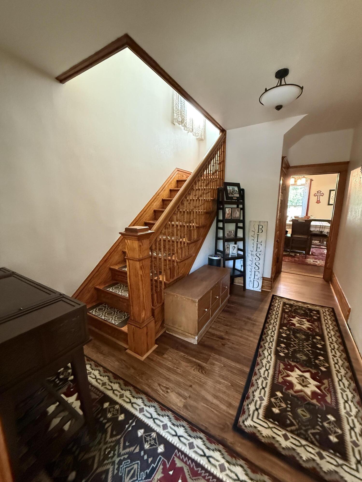 307 E Lawler Cir