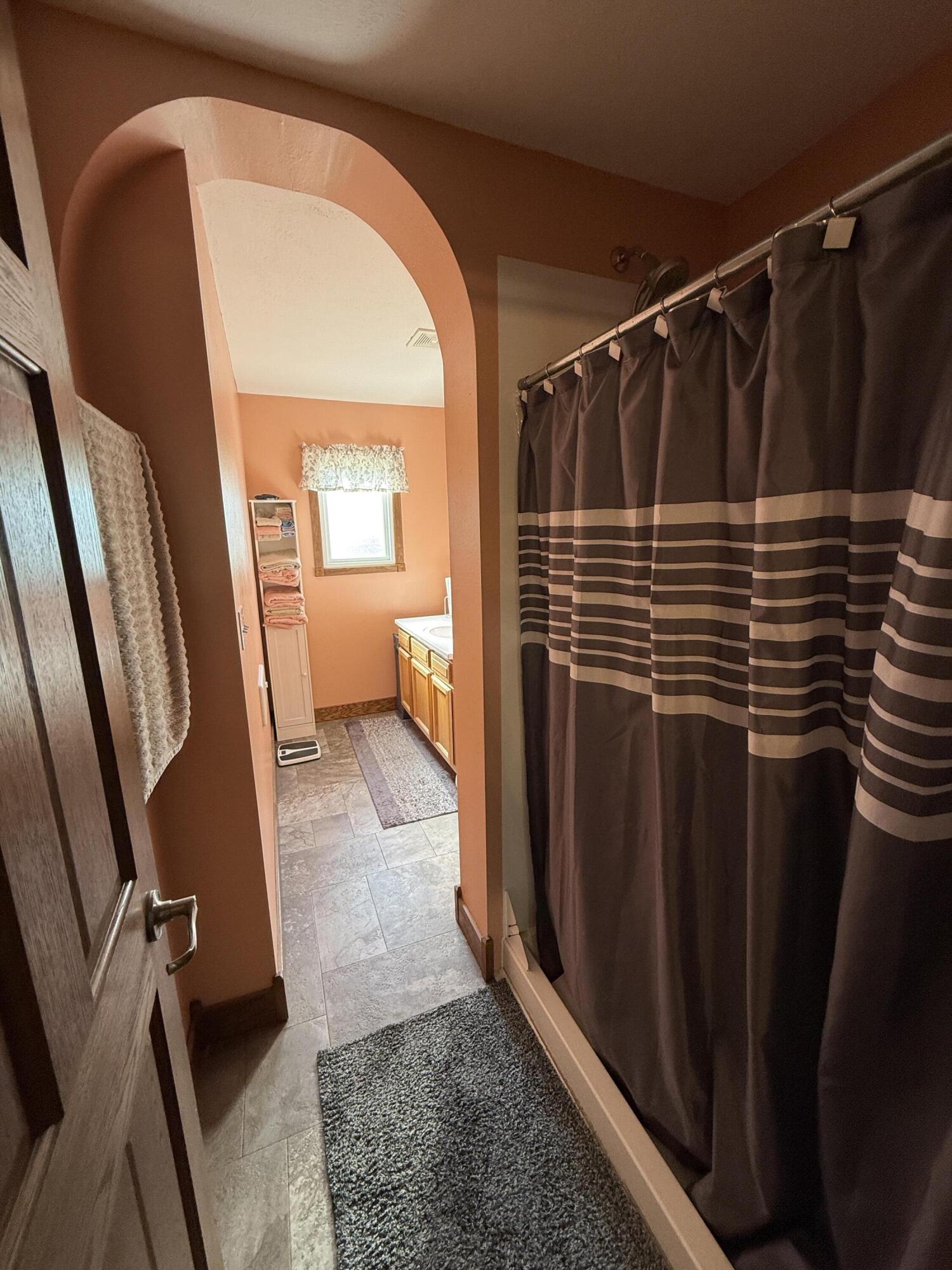 307 E Lawler Cir