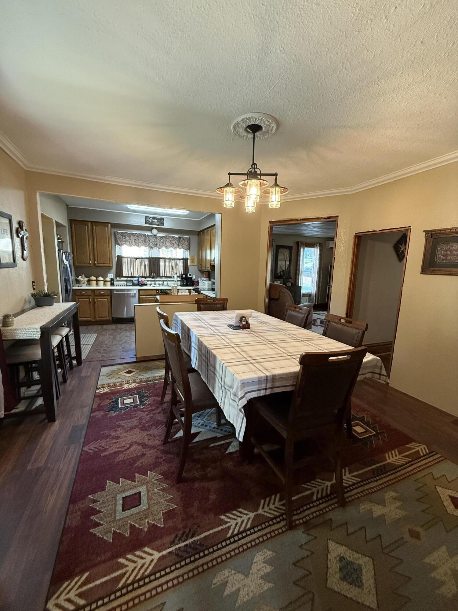 307 E Lawler Cir