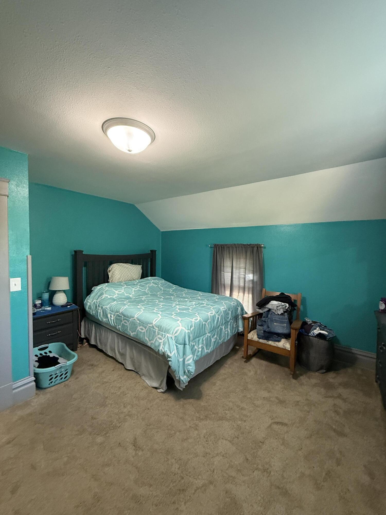 307 E Lawler Cir