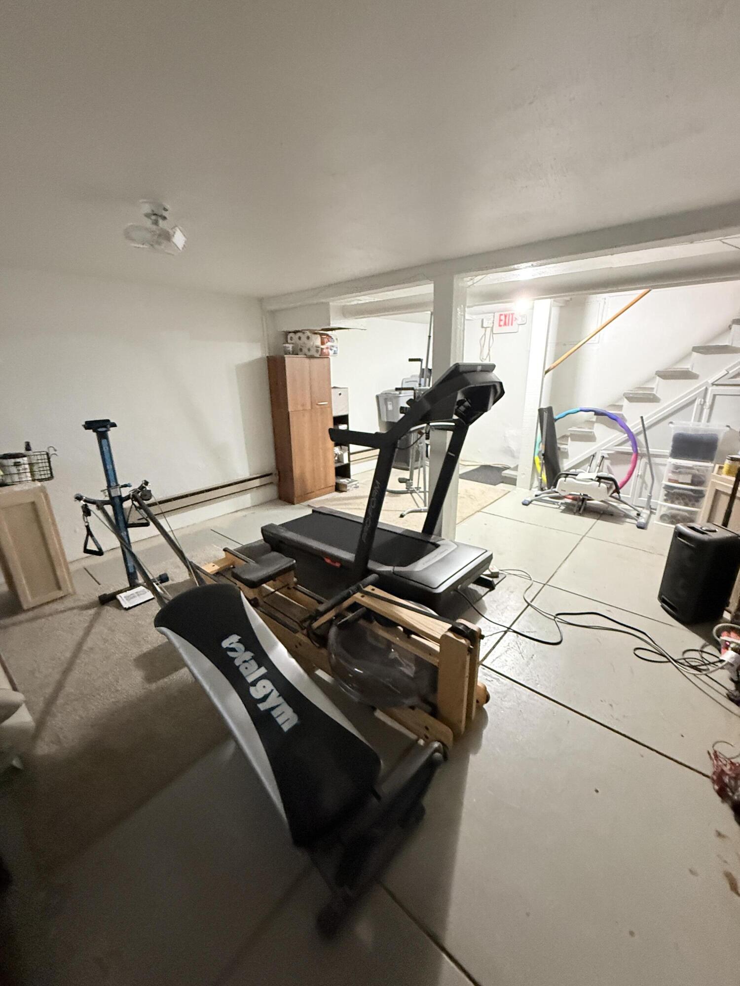 307 E Lawler Cir
