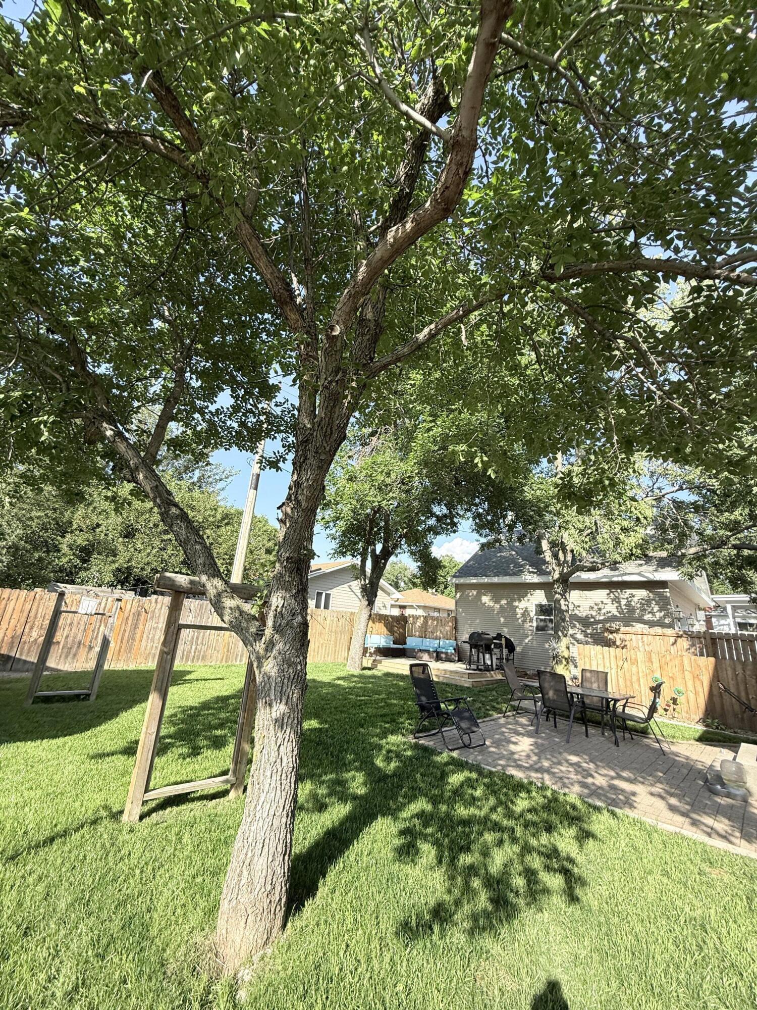 307 E Lawler Cir