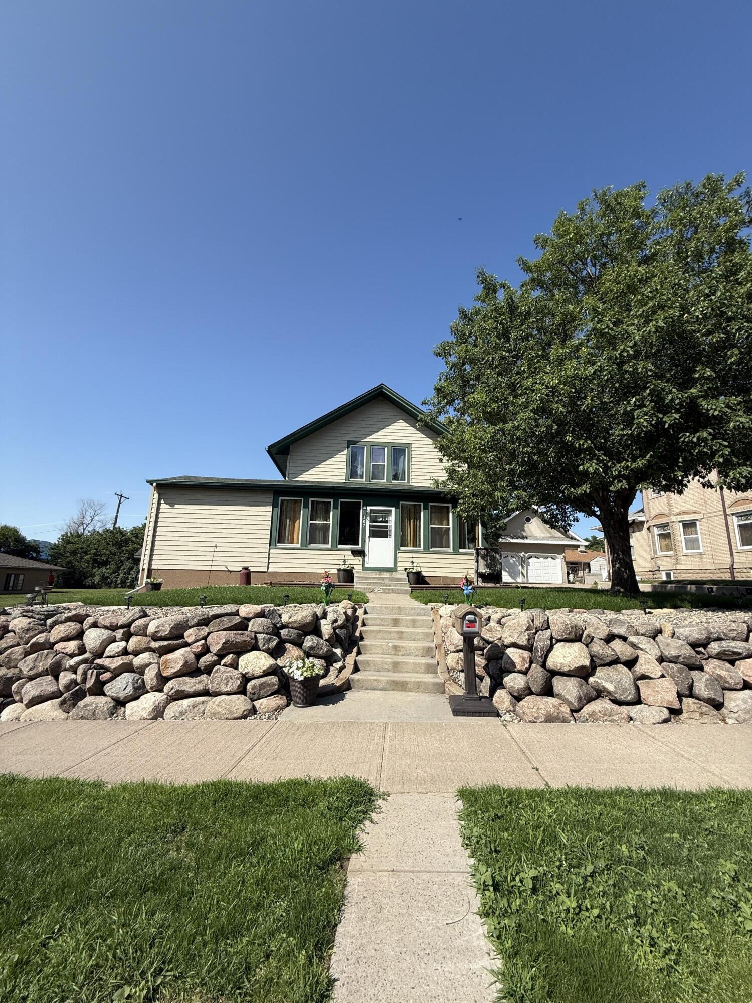307 E Lawler Cir