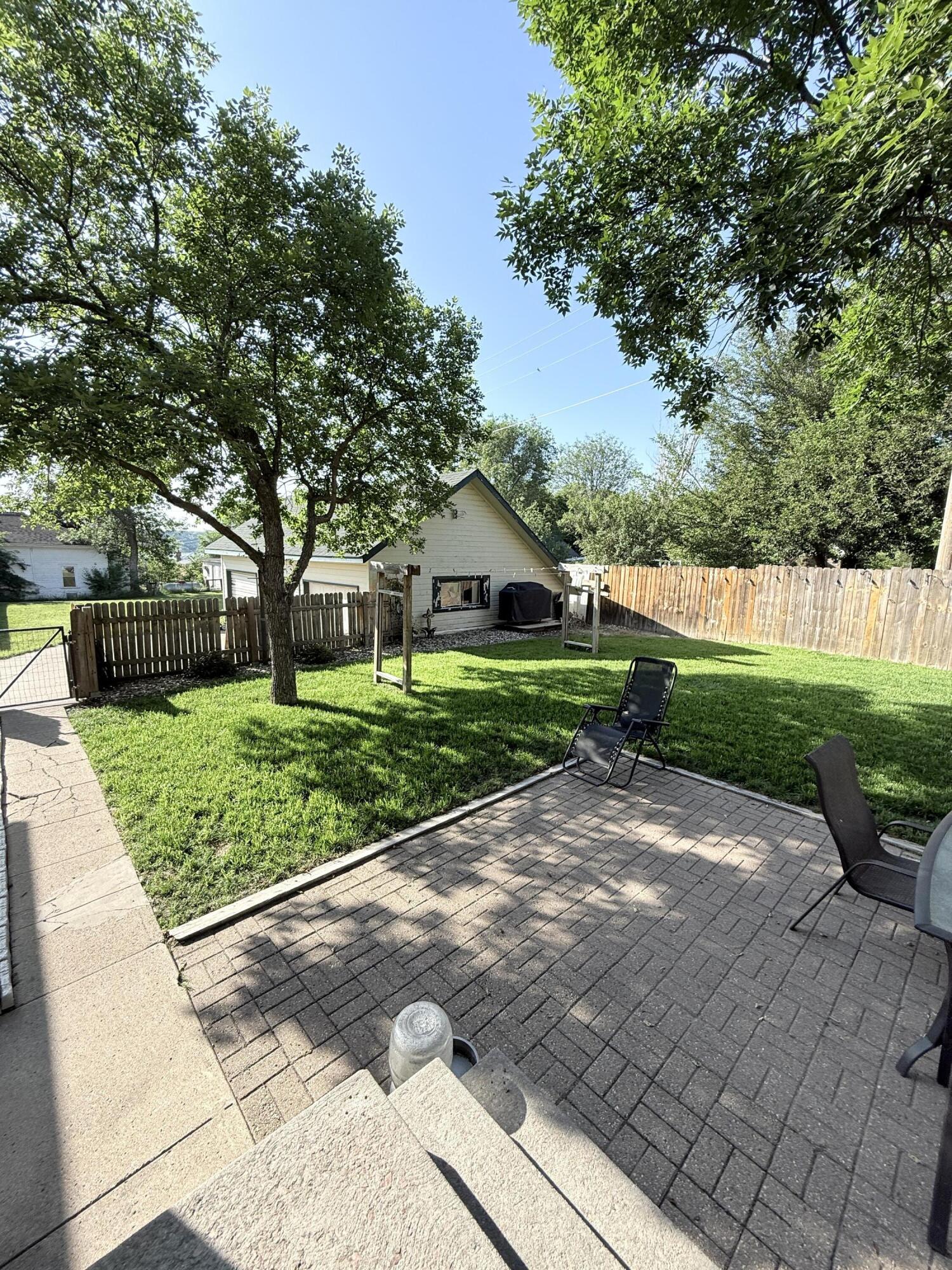 307 E Lawler Cir