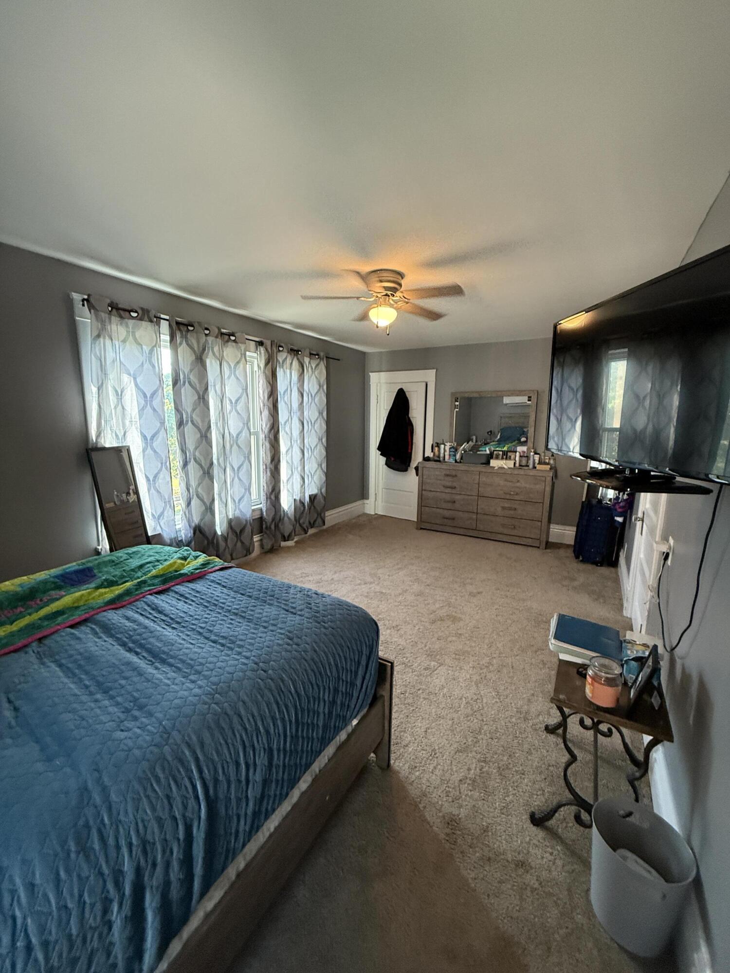 307 E Lawler Cir