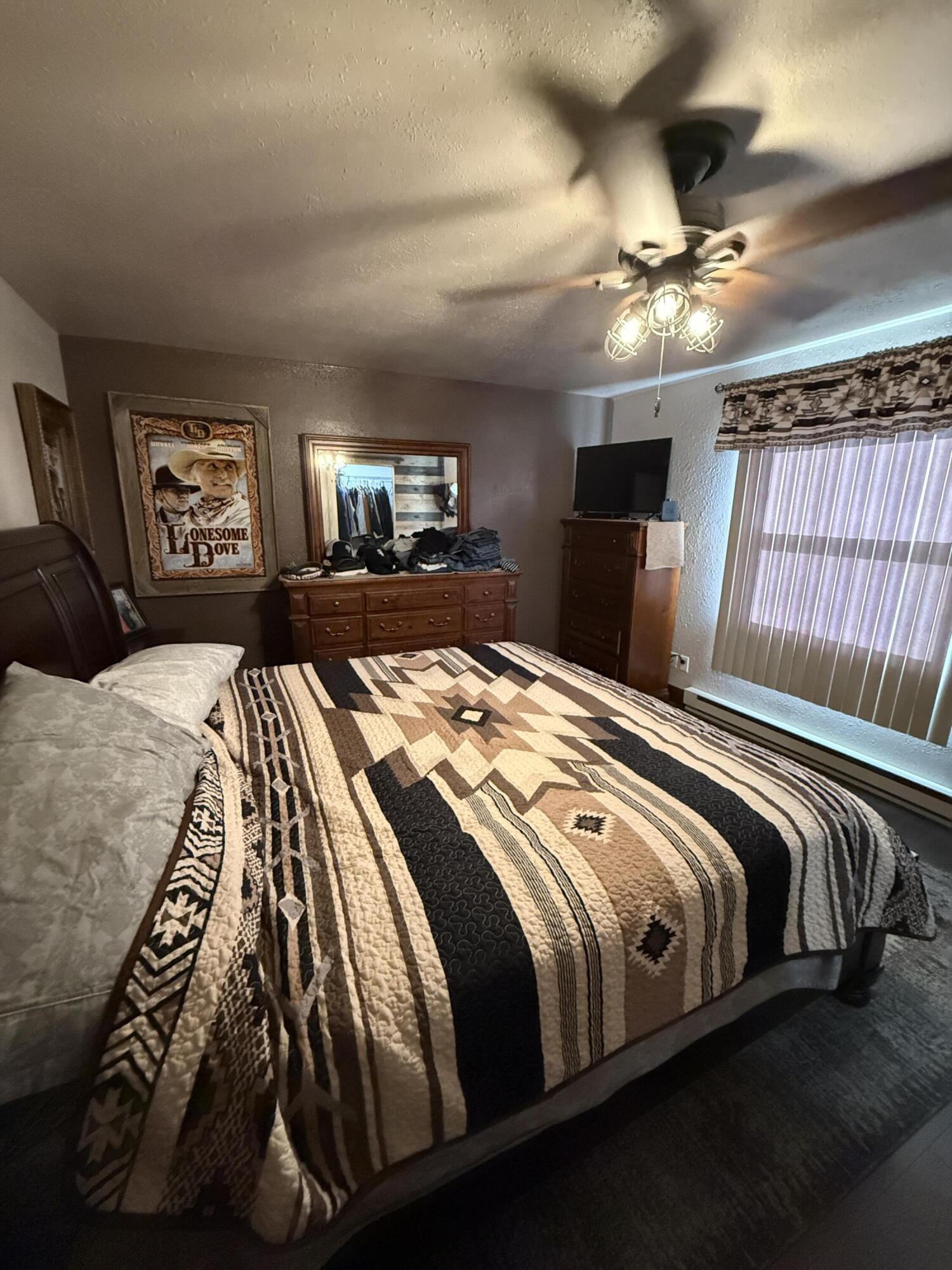 307 E Lawler Cir