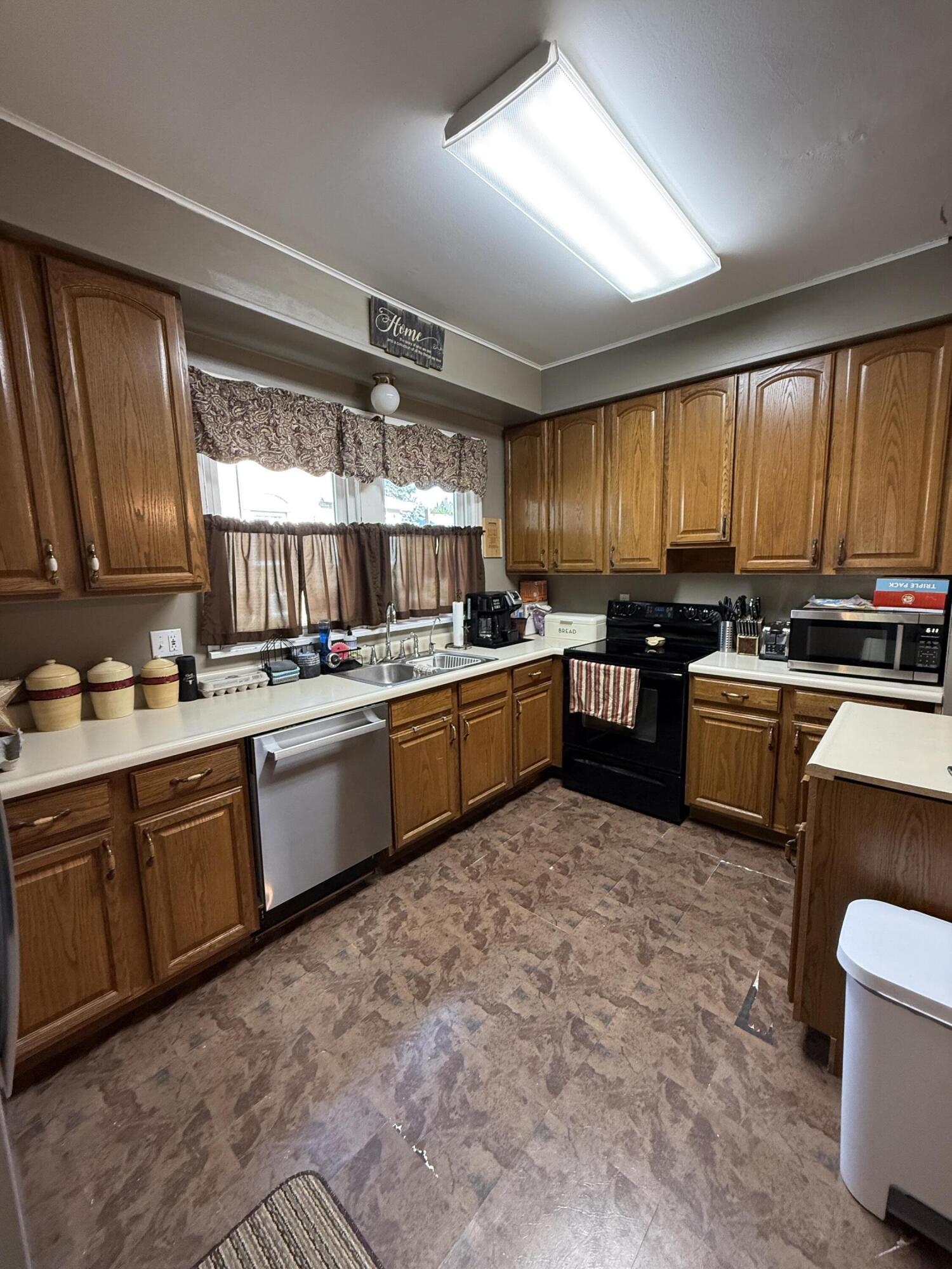 307 E Lawler Cir