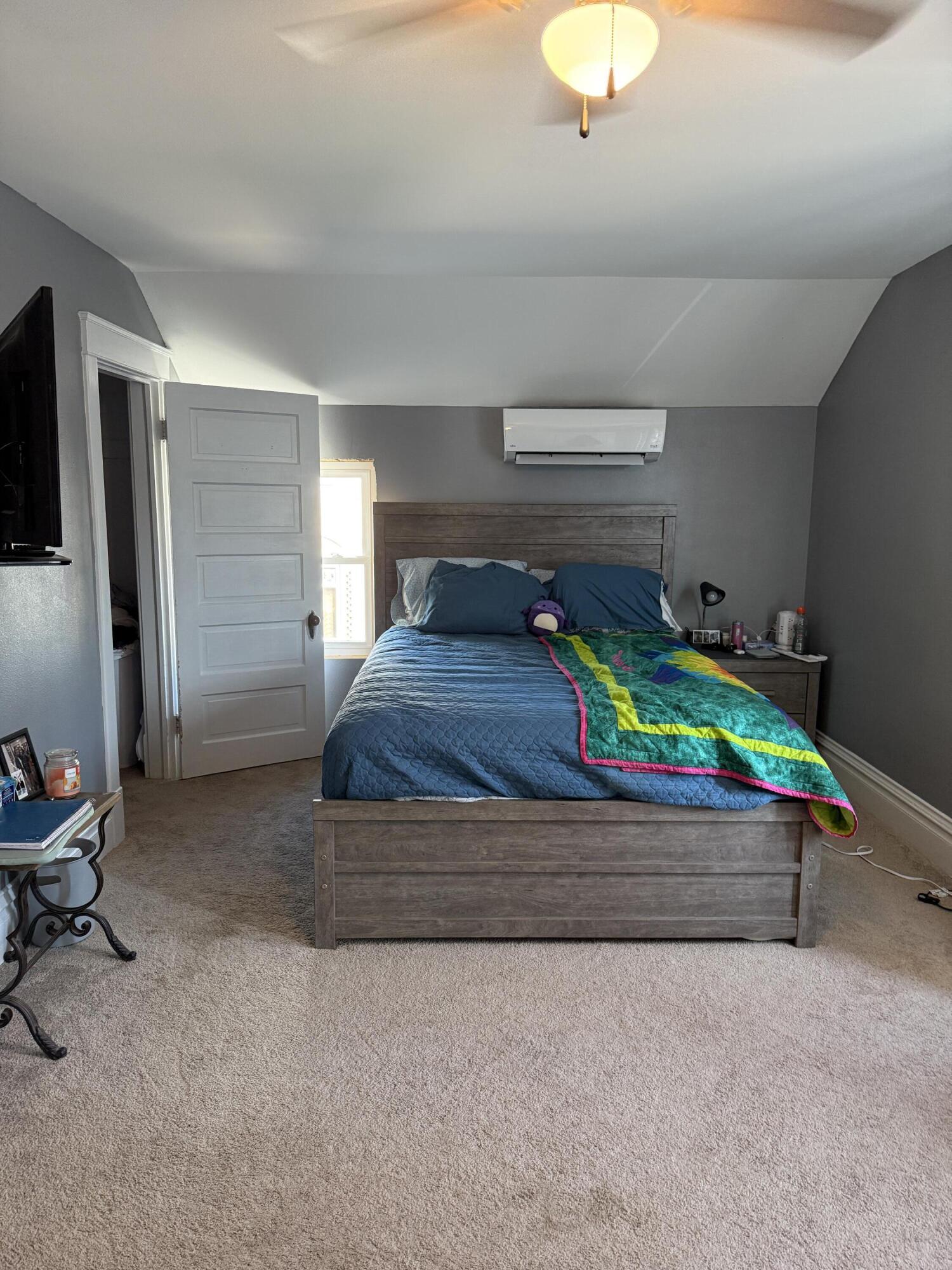 307 E Lawler Cir
