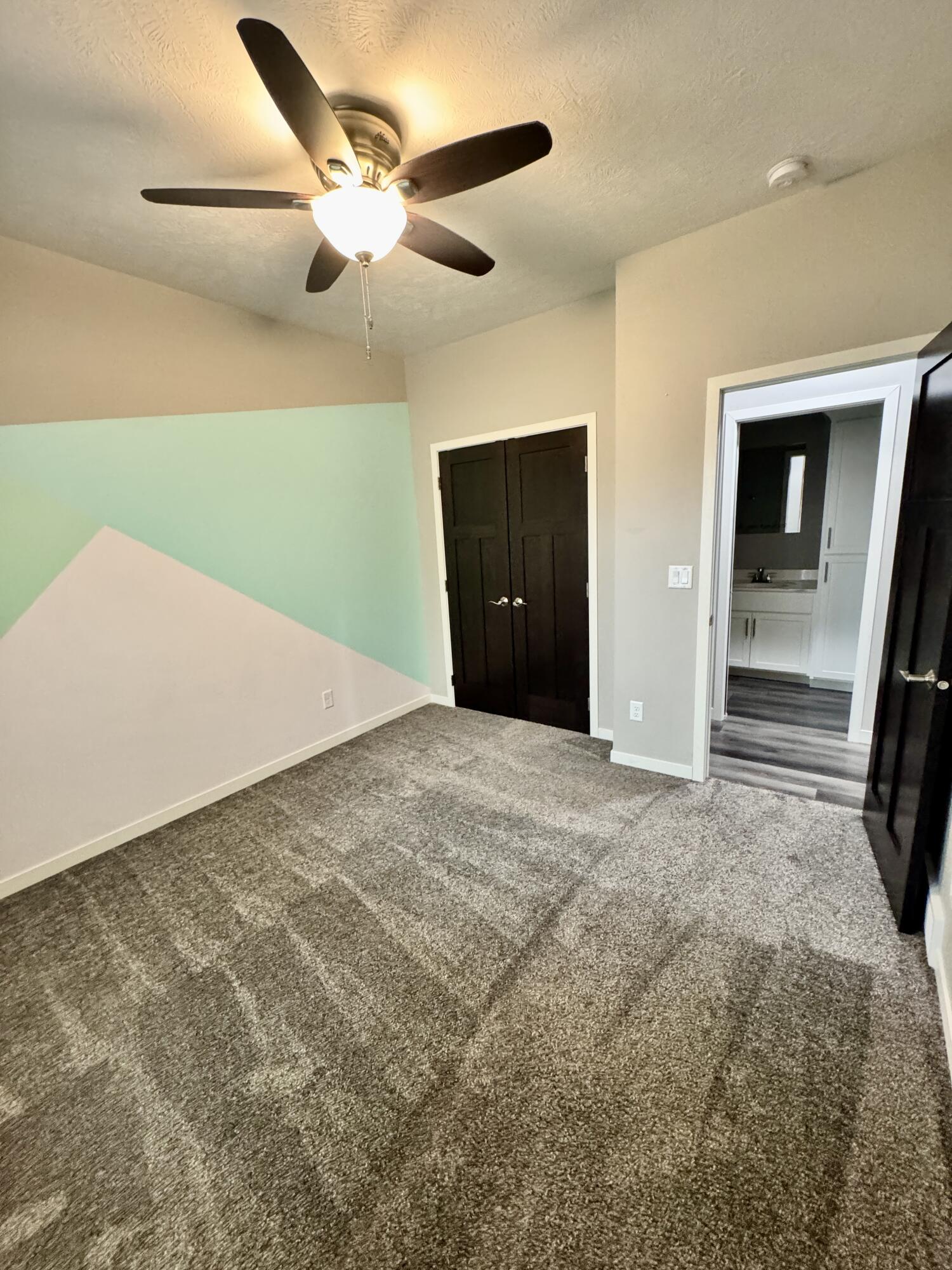 1422 W 20th Ave