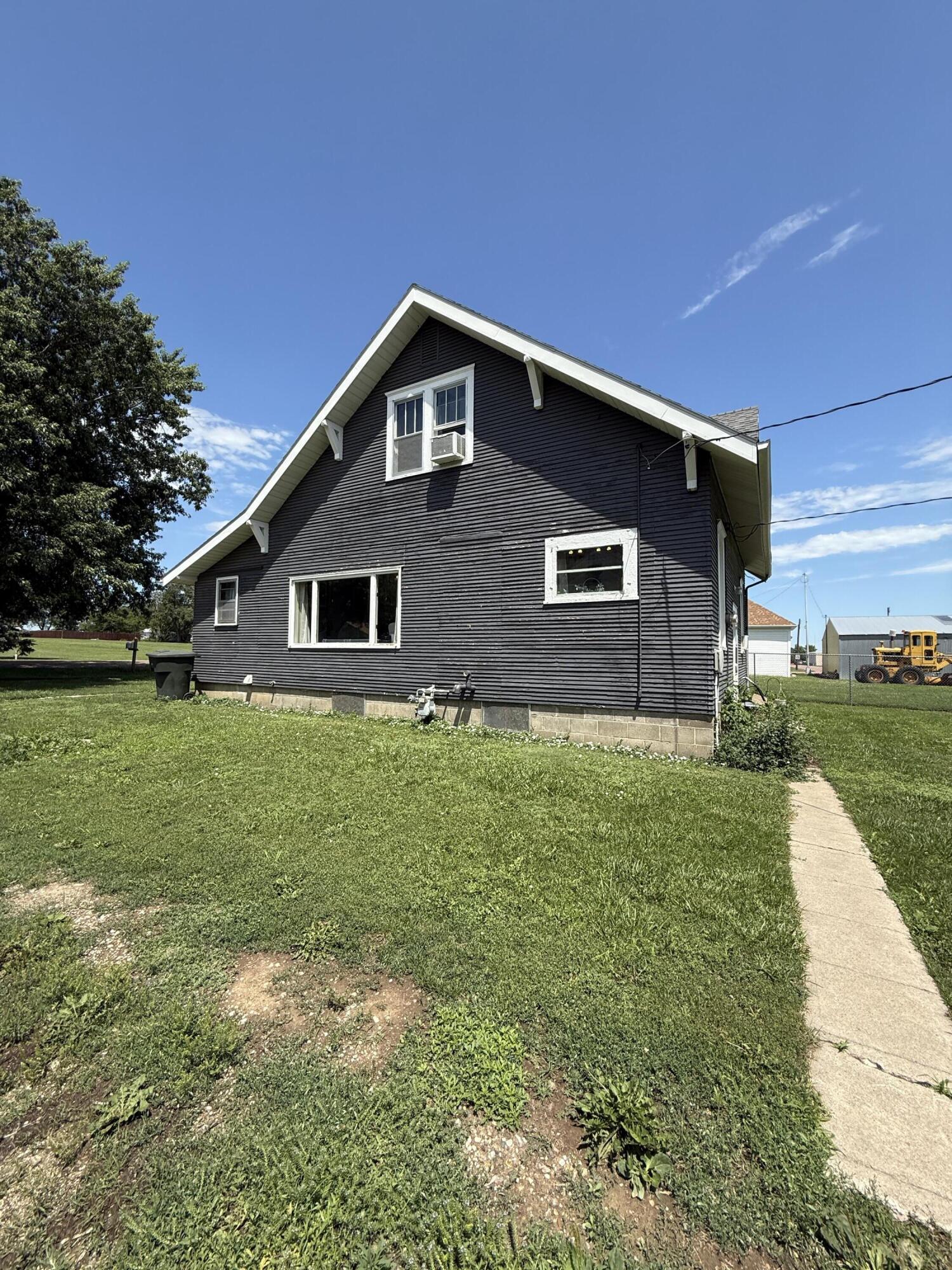 308 N Main St