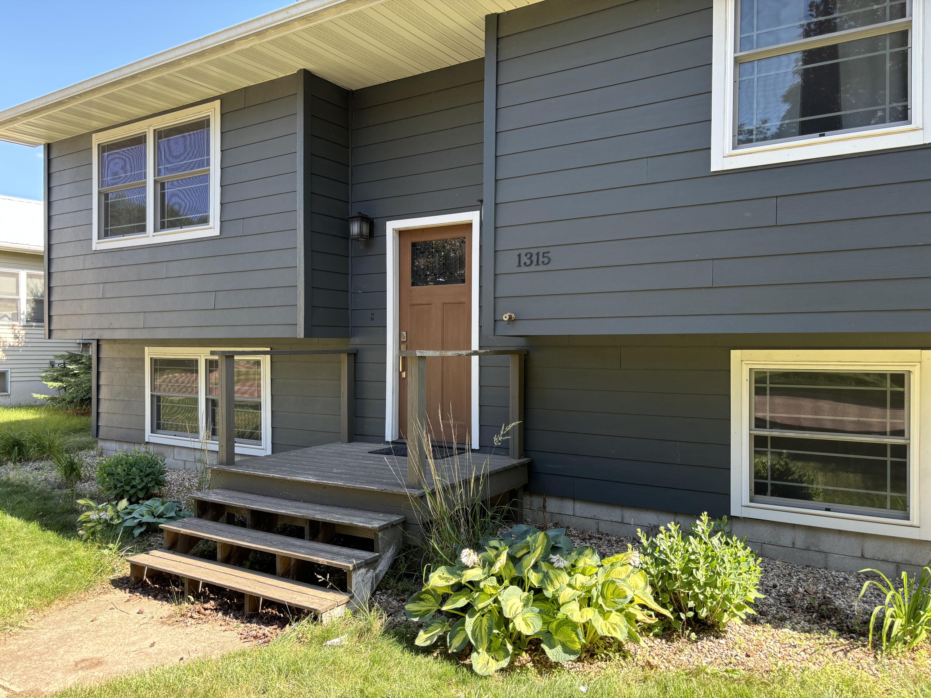 1315 E Ash Ave