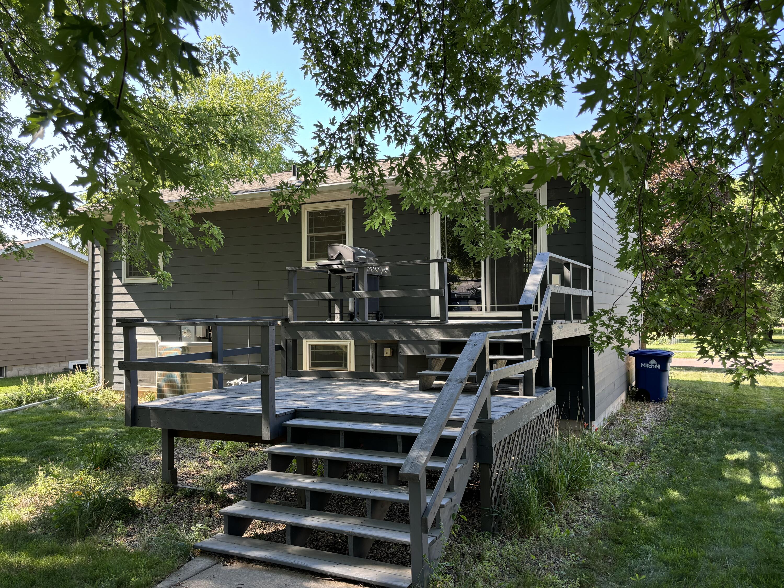 1315 E Ash Ave