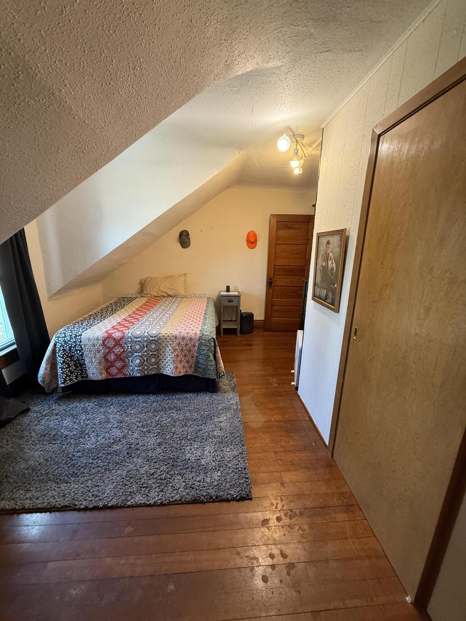 102 S King St