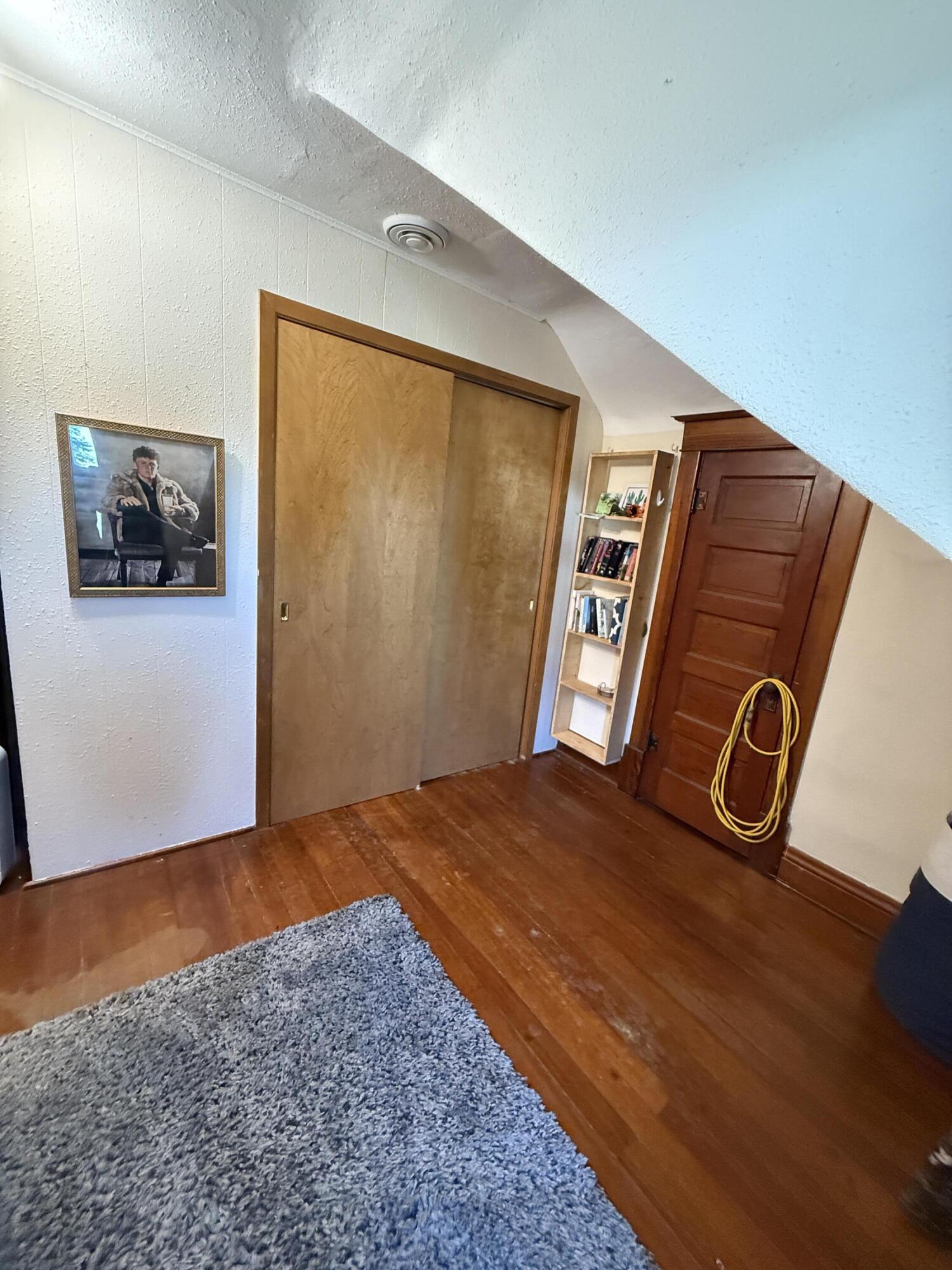 102 S King St