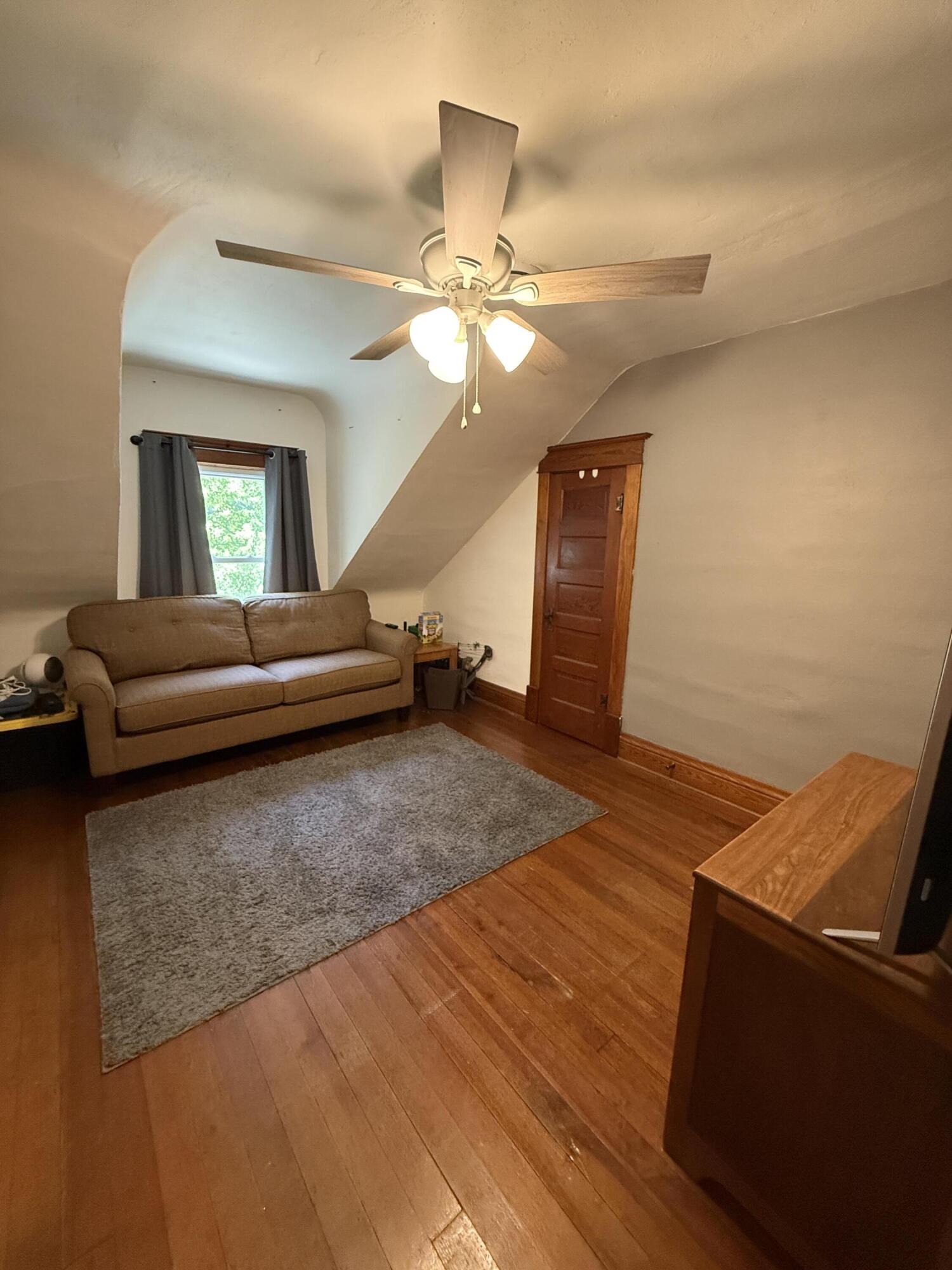 102 S King St