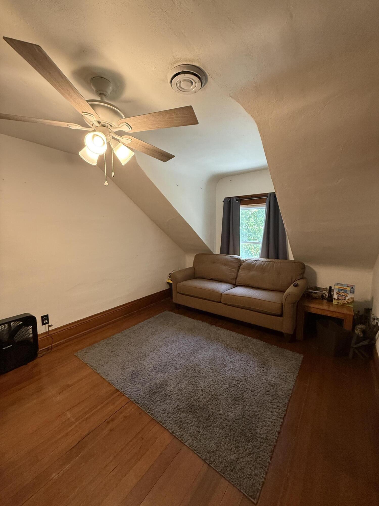 102 S King St