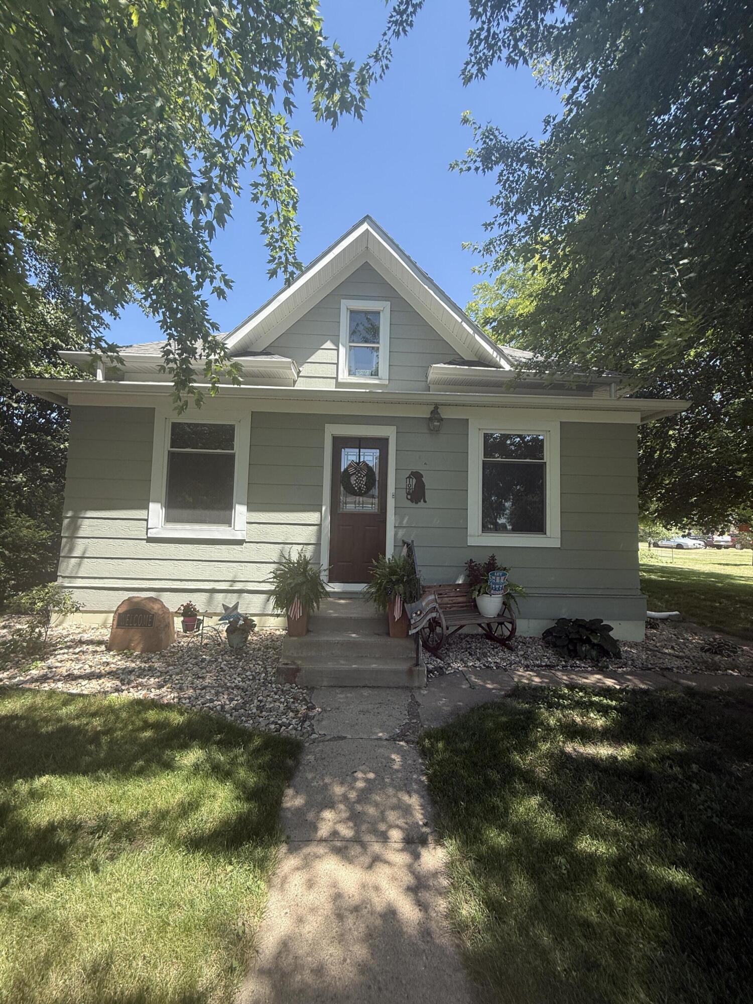 102 S King St