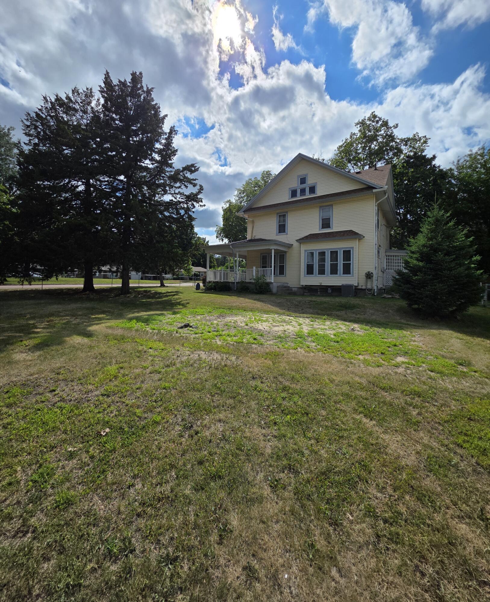 922 University Blvd