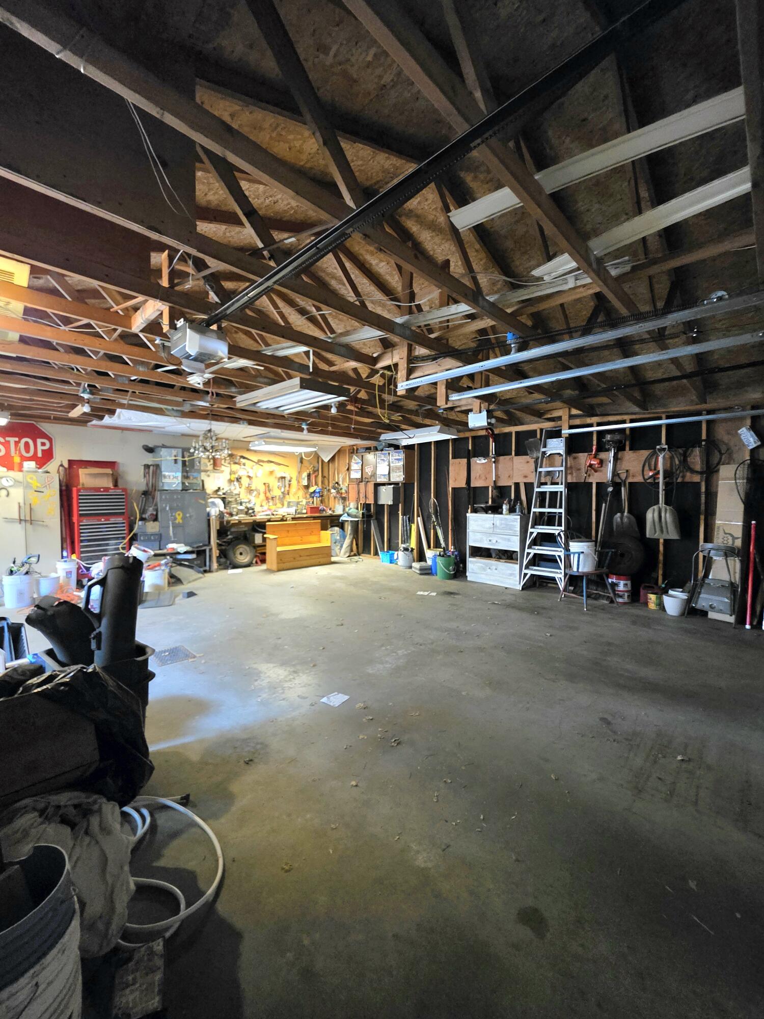 922 University Blvd