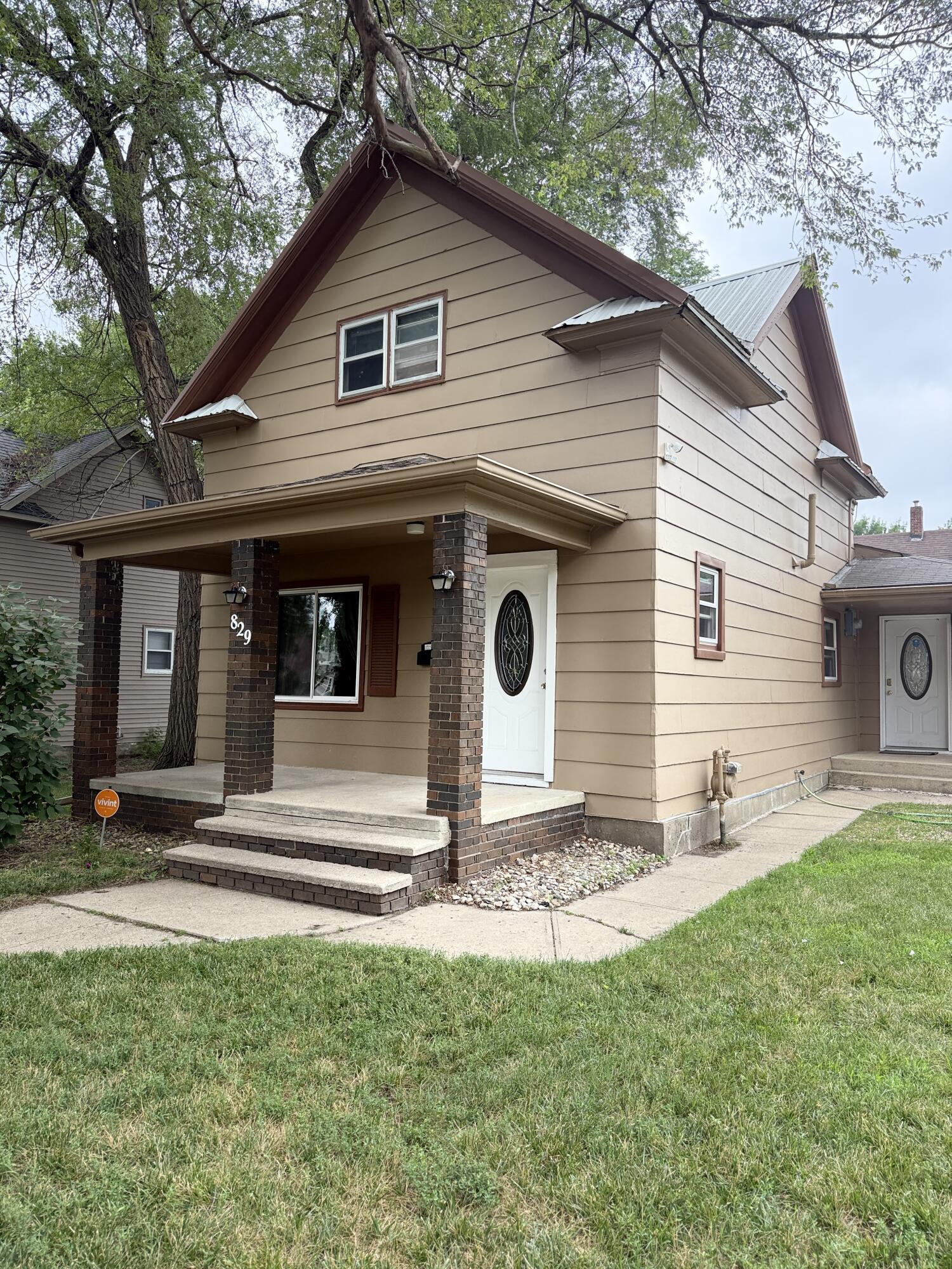 829 W 5th