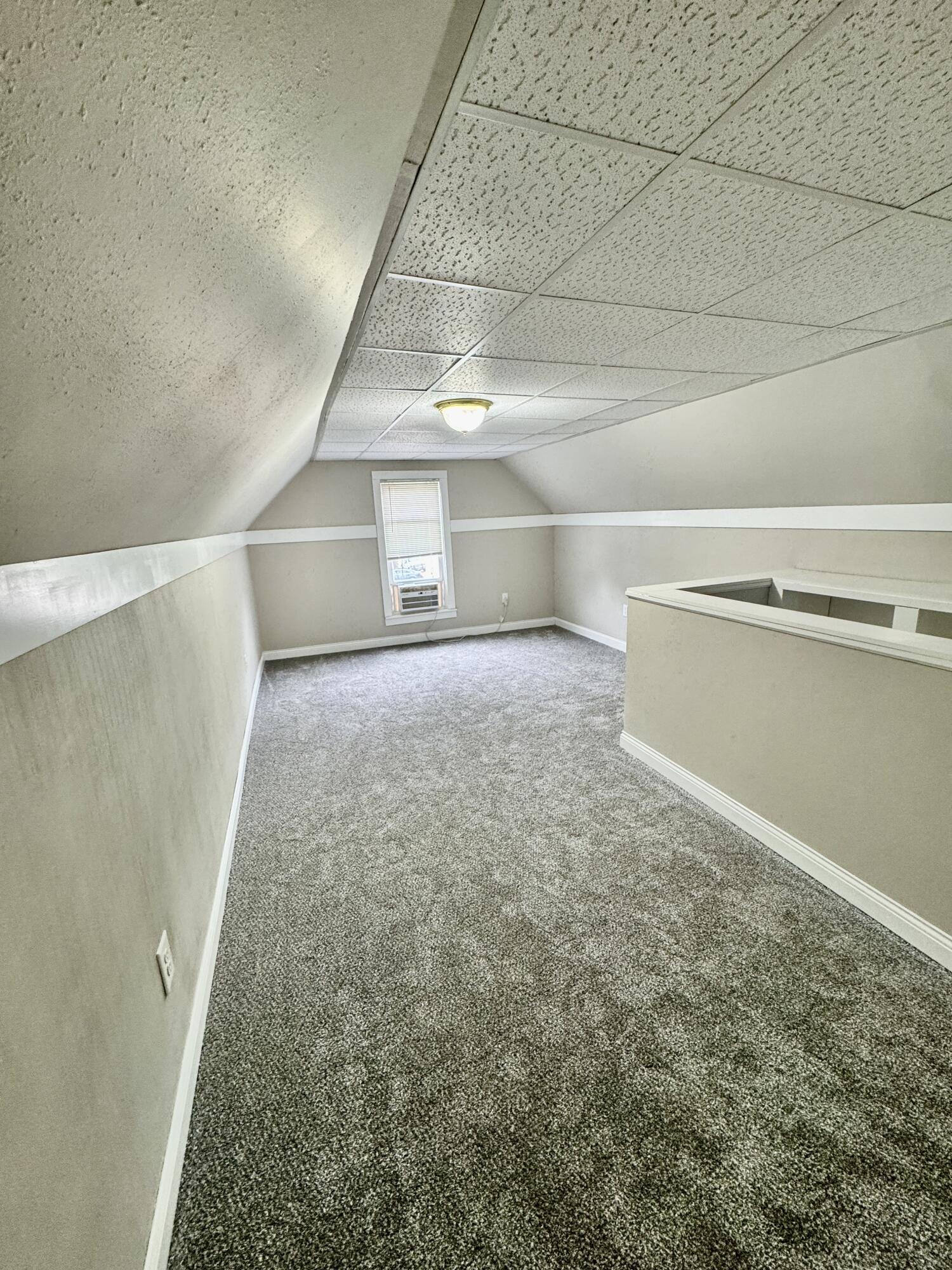 921 W 5th Ave