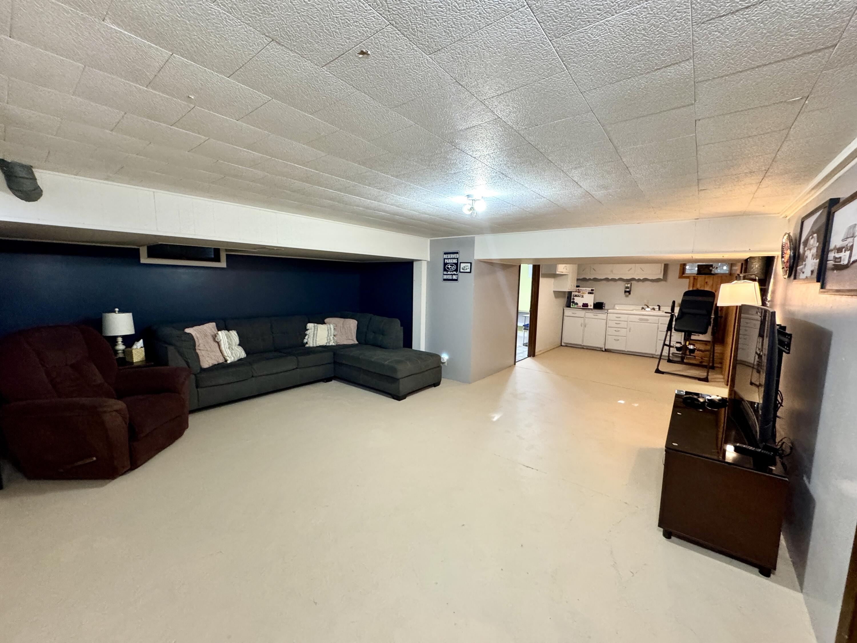 608 E Ash Ave
