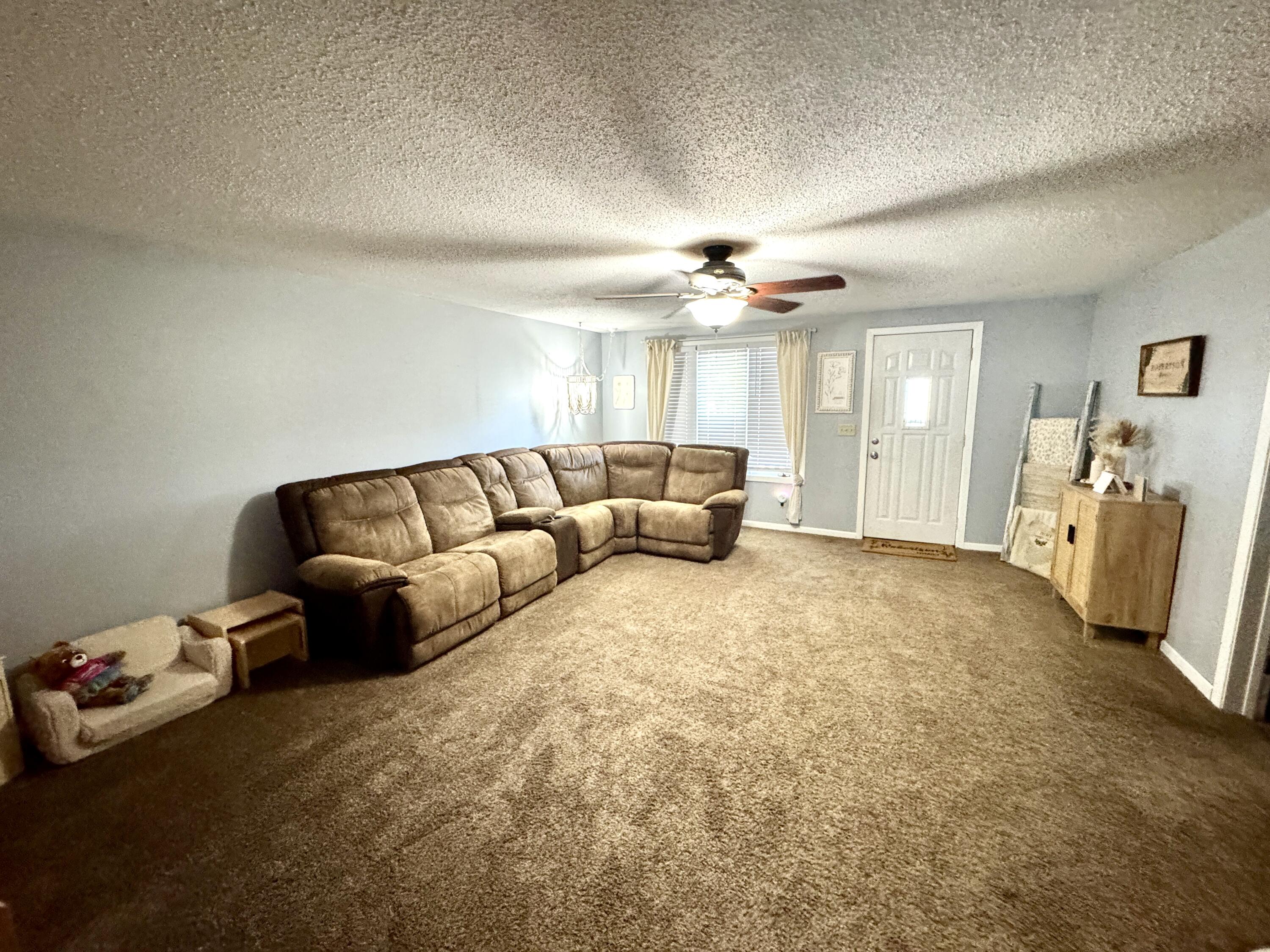 608 E Ash Ave