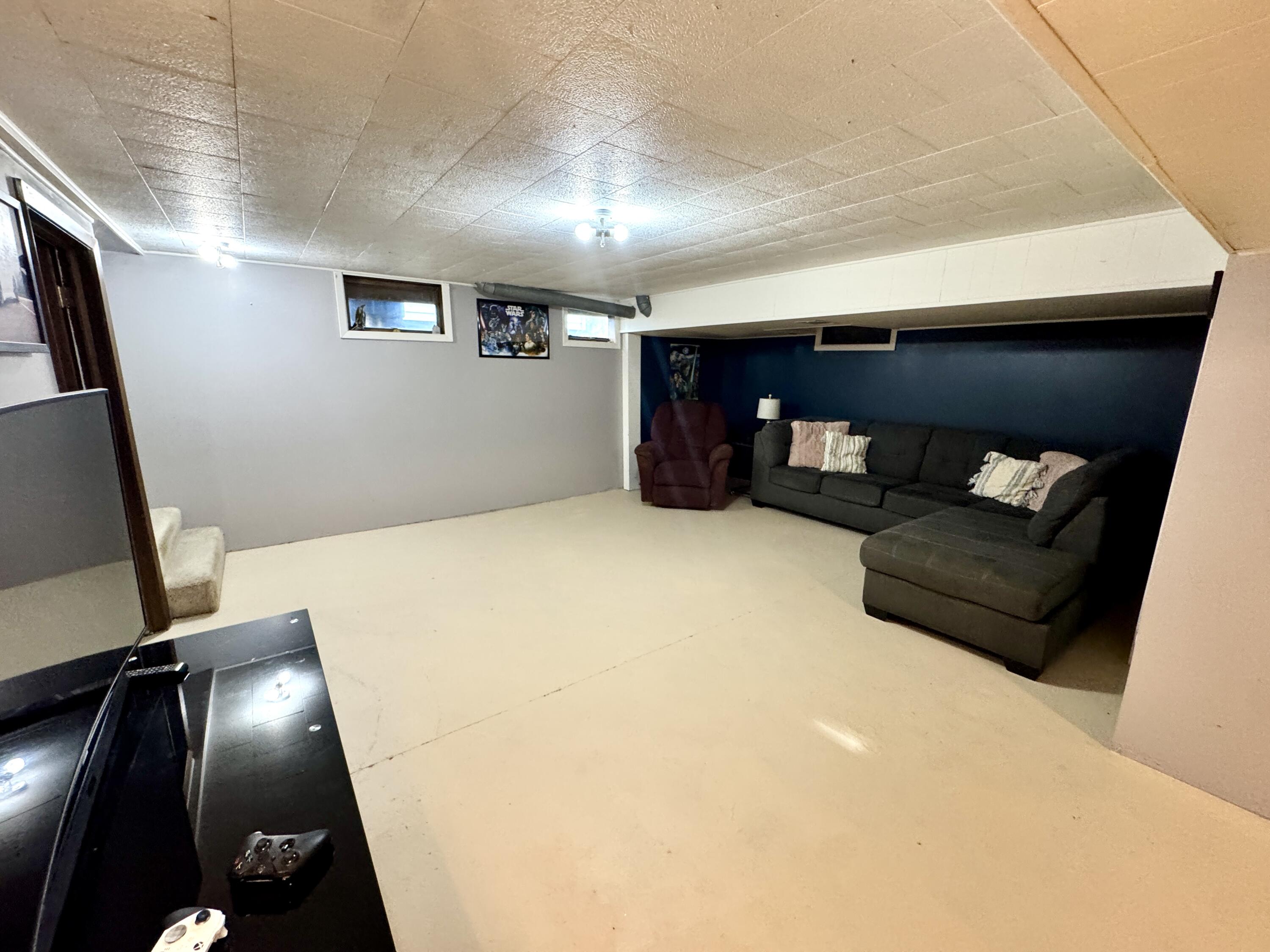 608 E Ash Ave