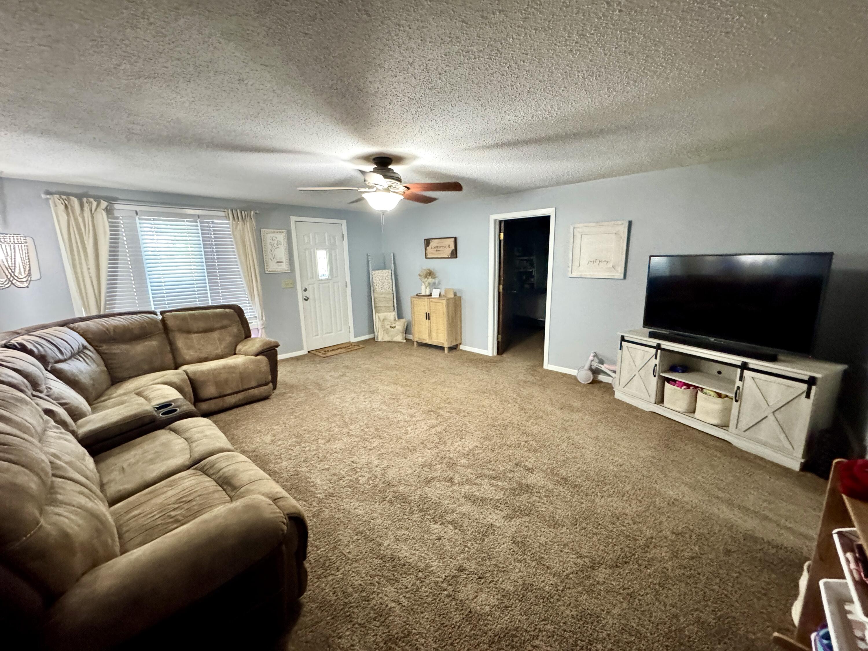 608 E Ash Ave