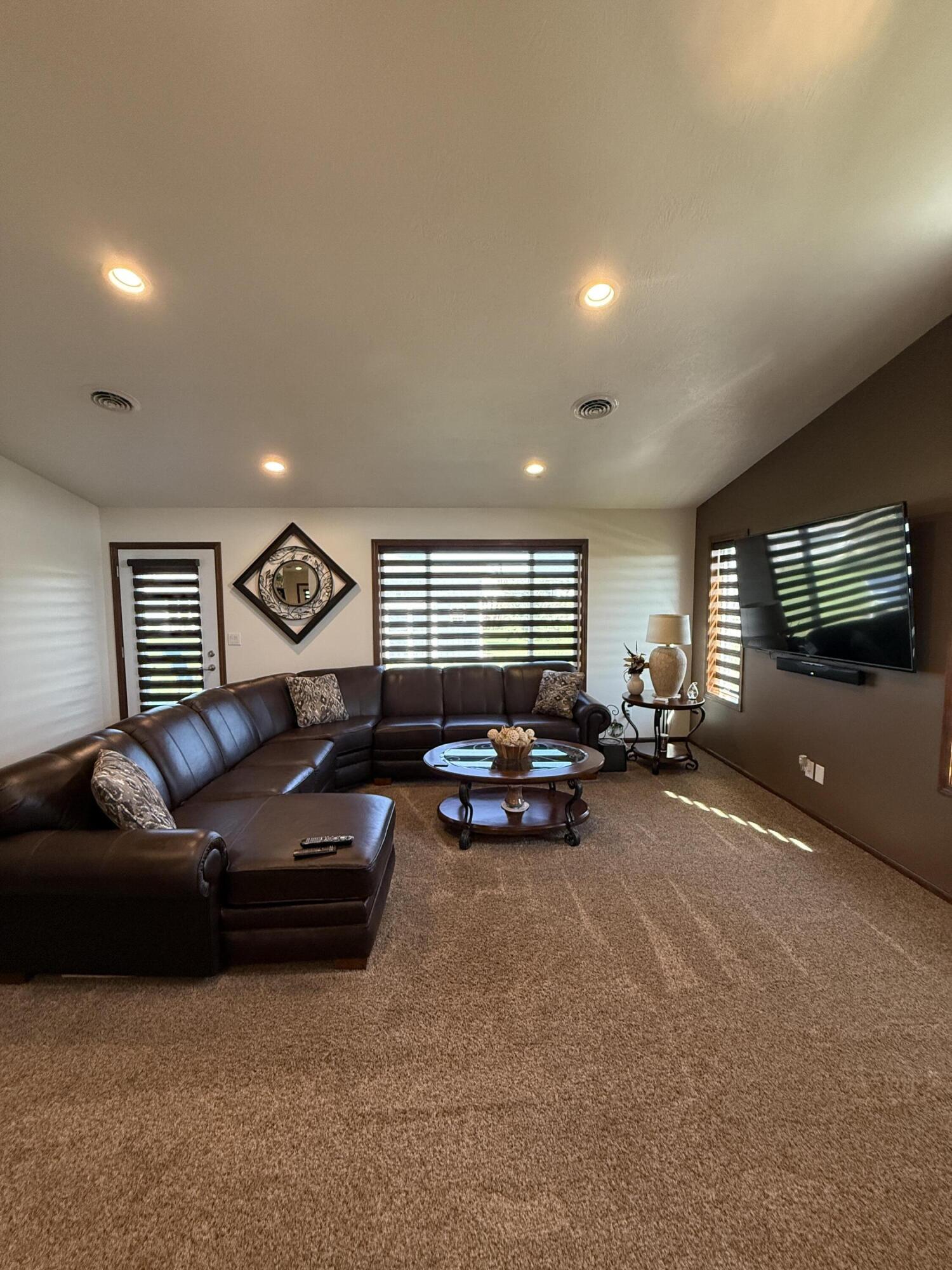 1400 W 20th Ave