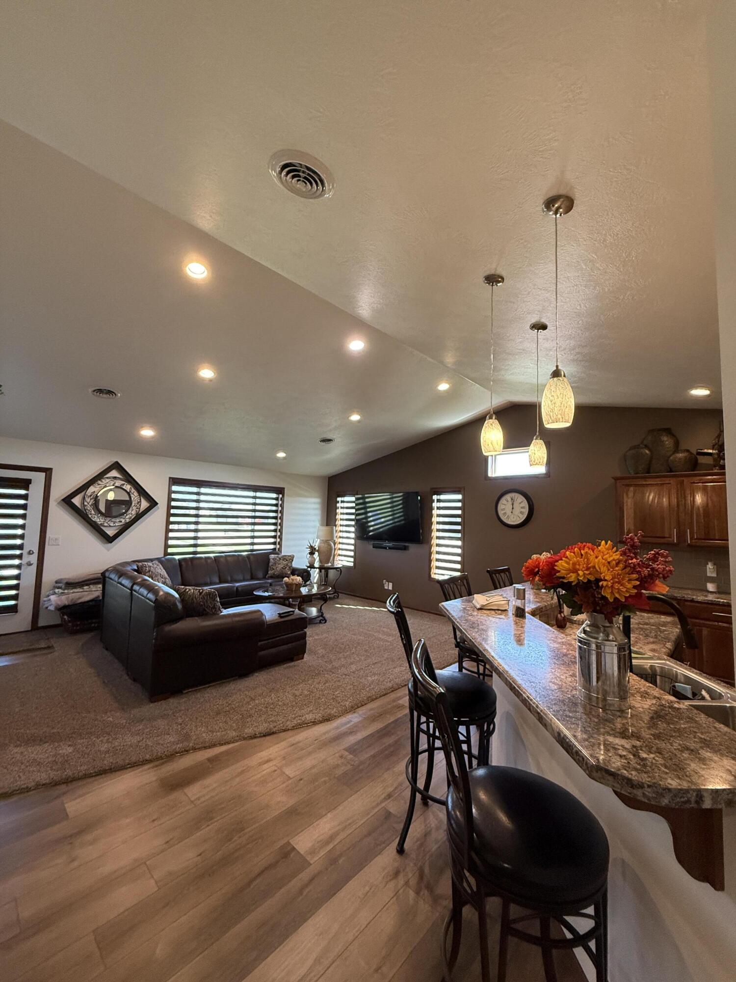 1400 W 20th Ave