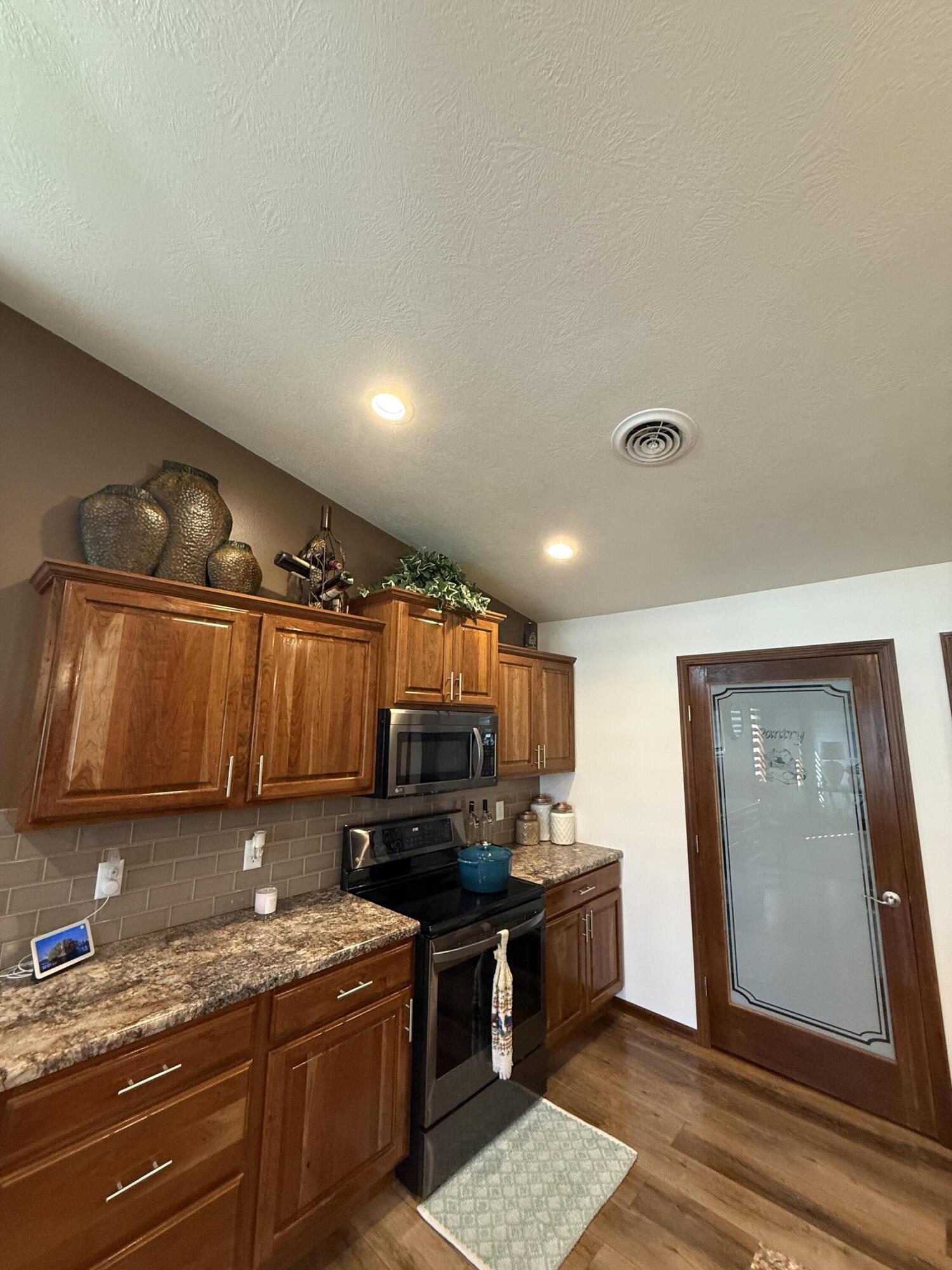 1400 W 20th Ave