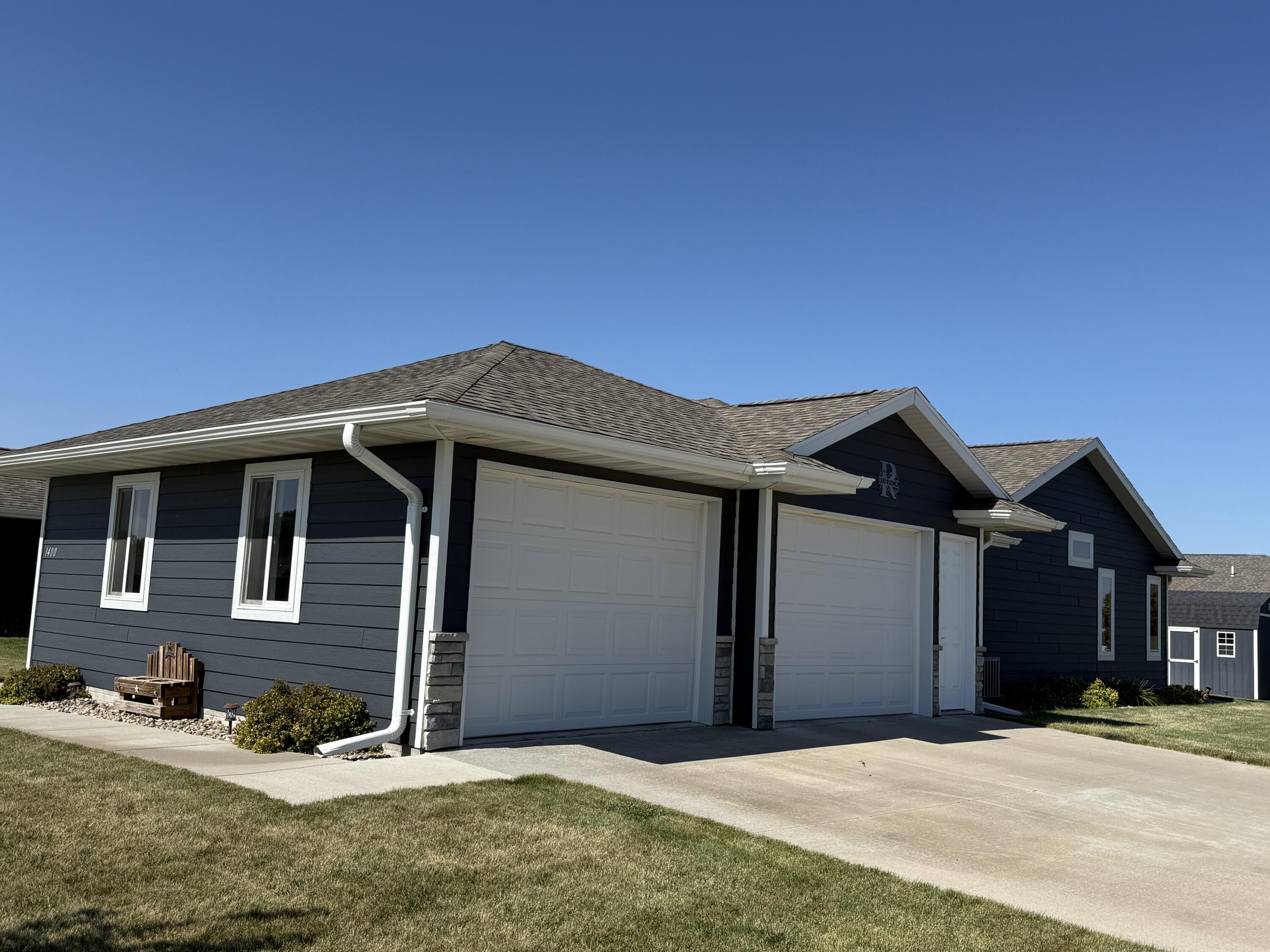 1400 W 20th Ave
